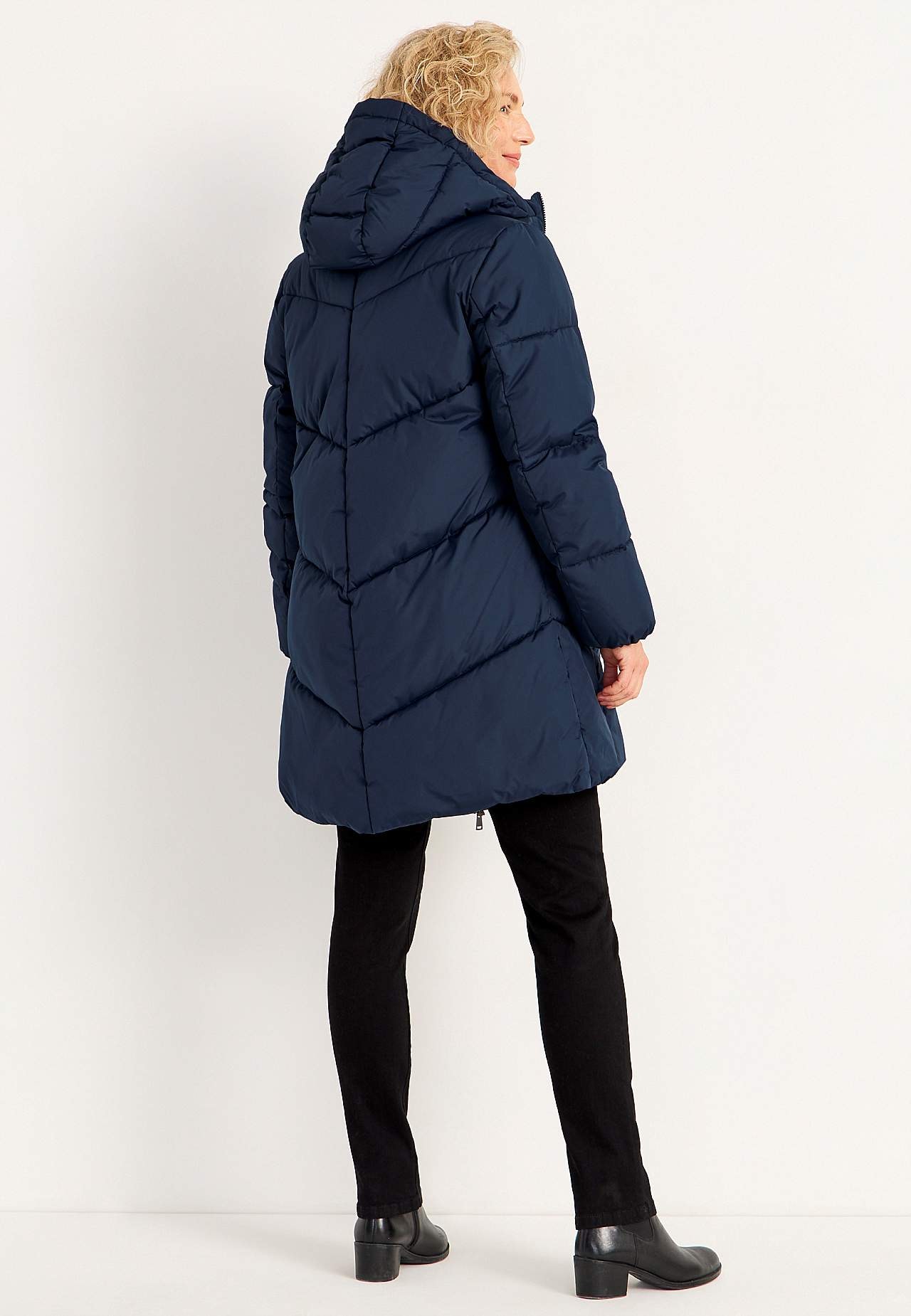 Long jacket with fluffy padding