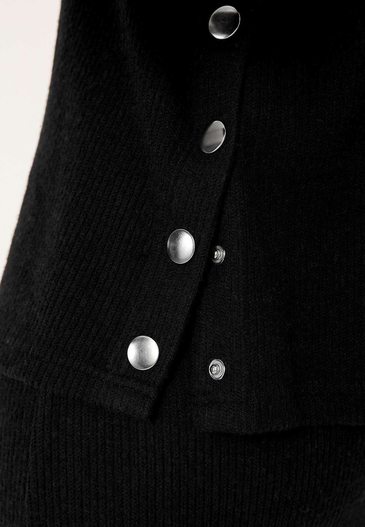 Super soft sweater with buttons