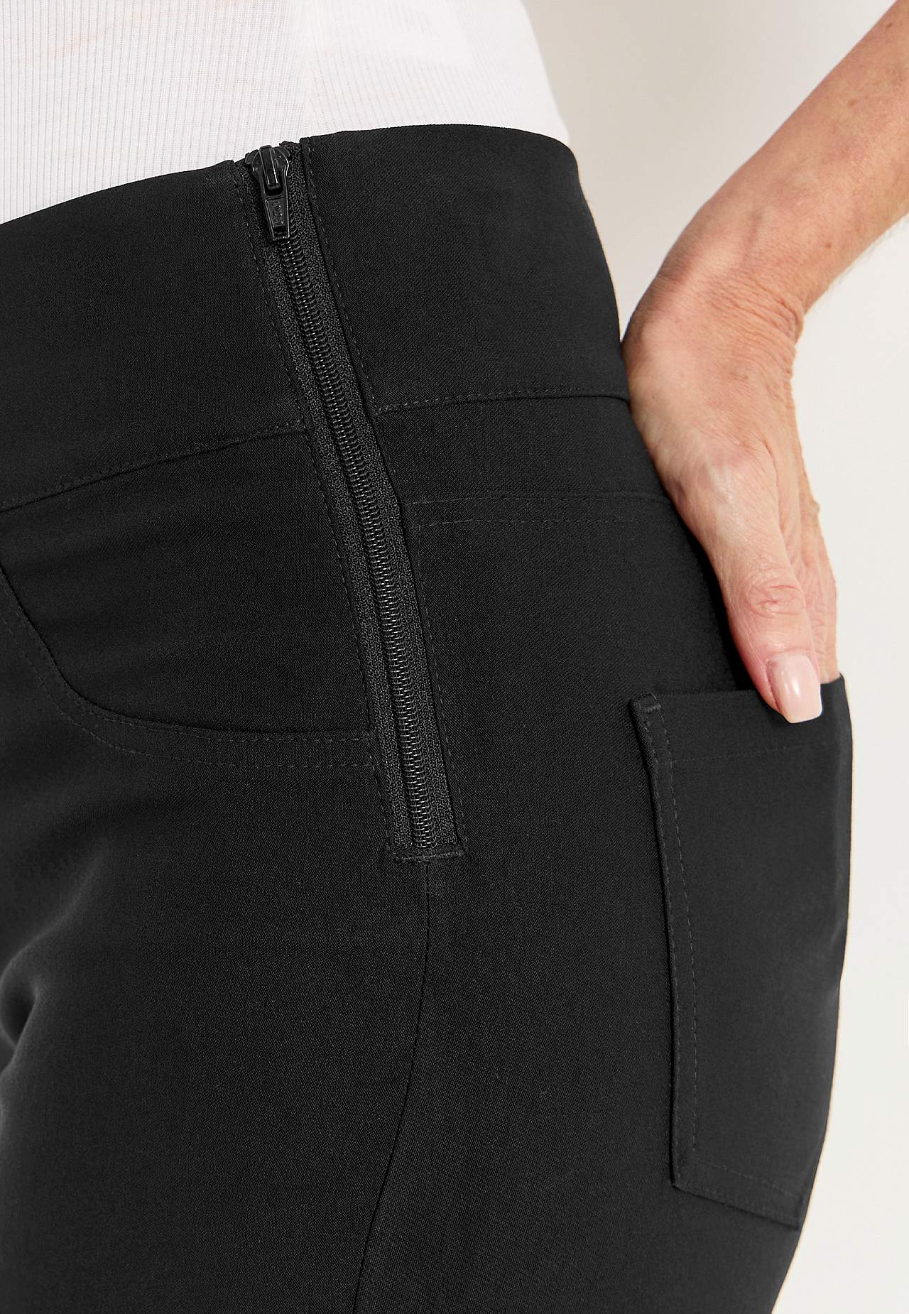 Trousers in bengaline with slim legs