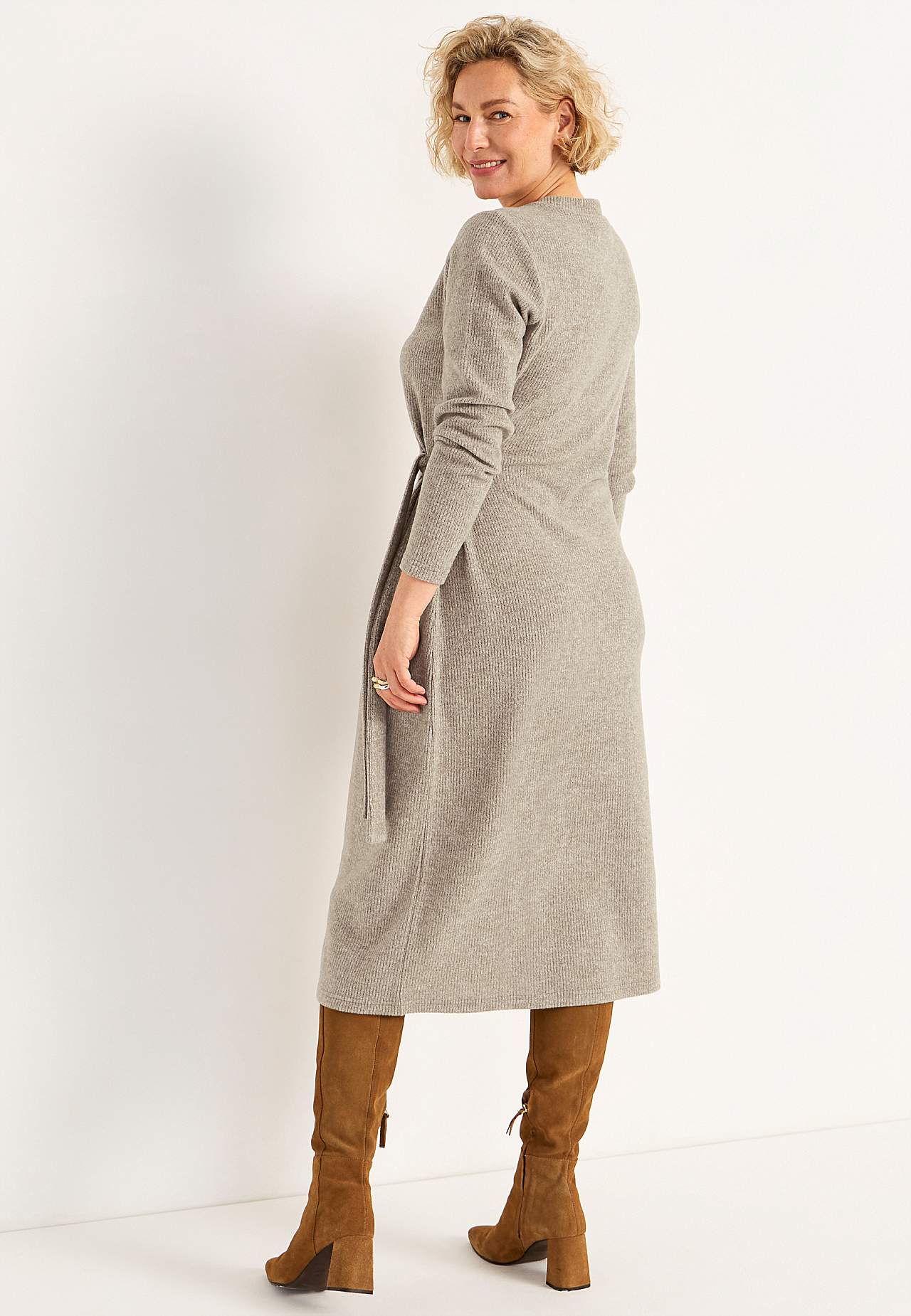 Super soft dress with tie strap