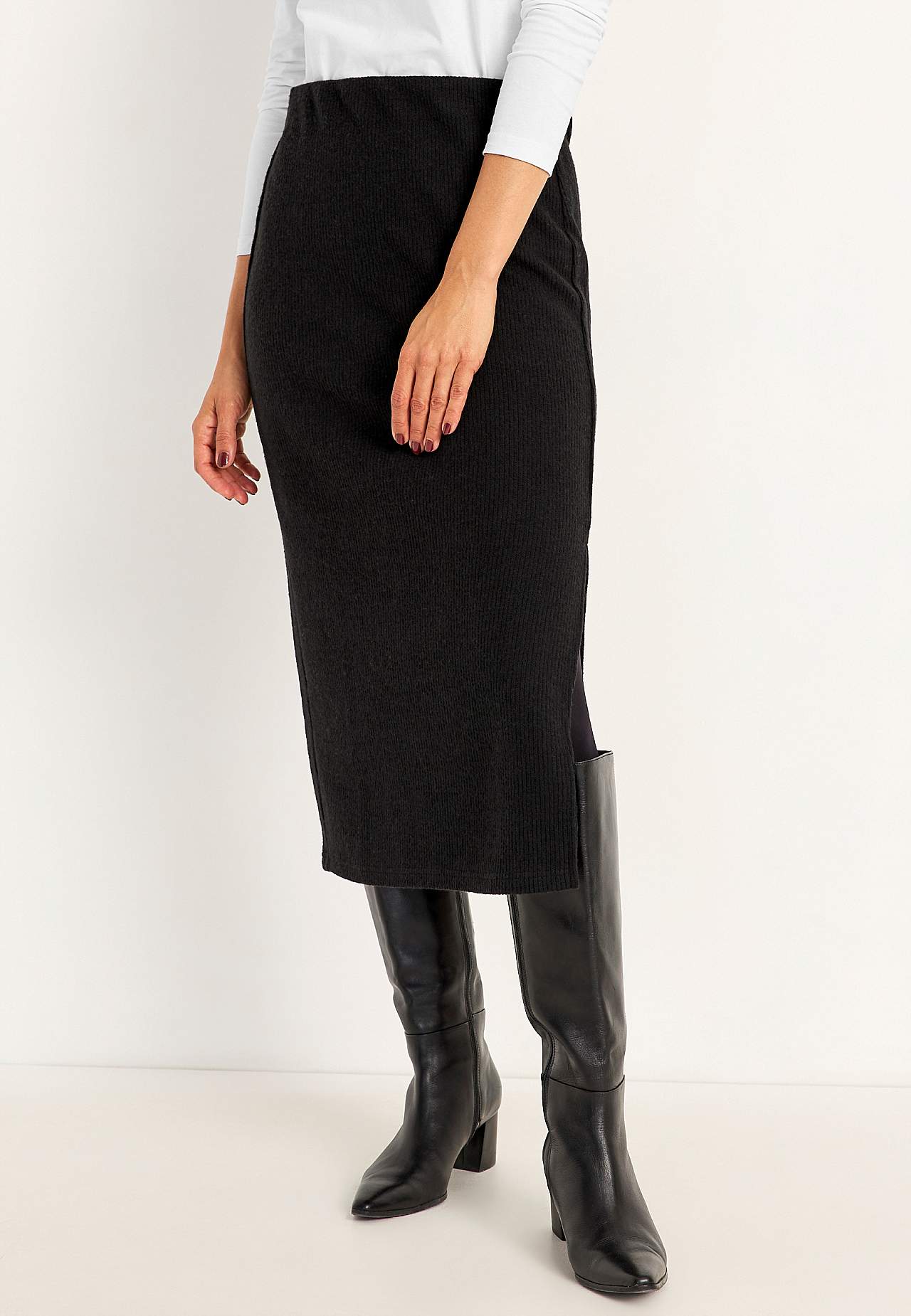 Super soft skirt with slit