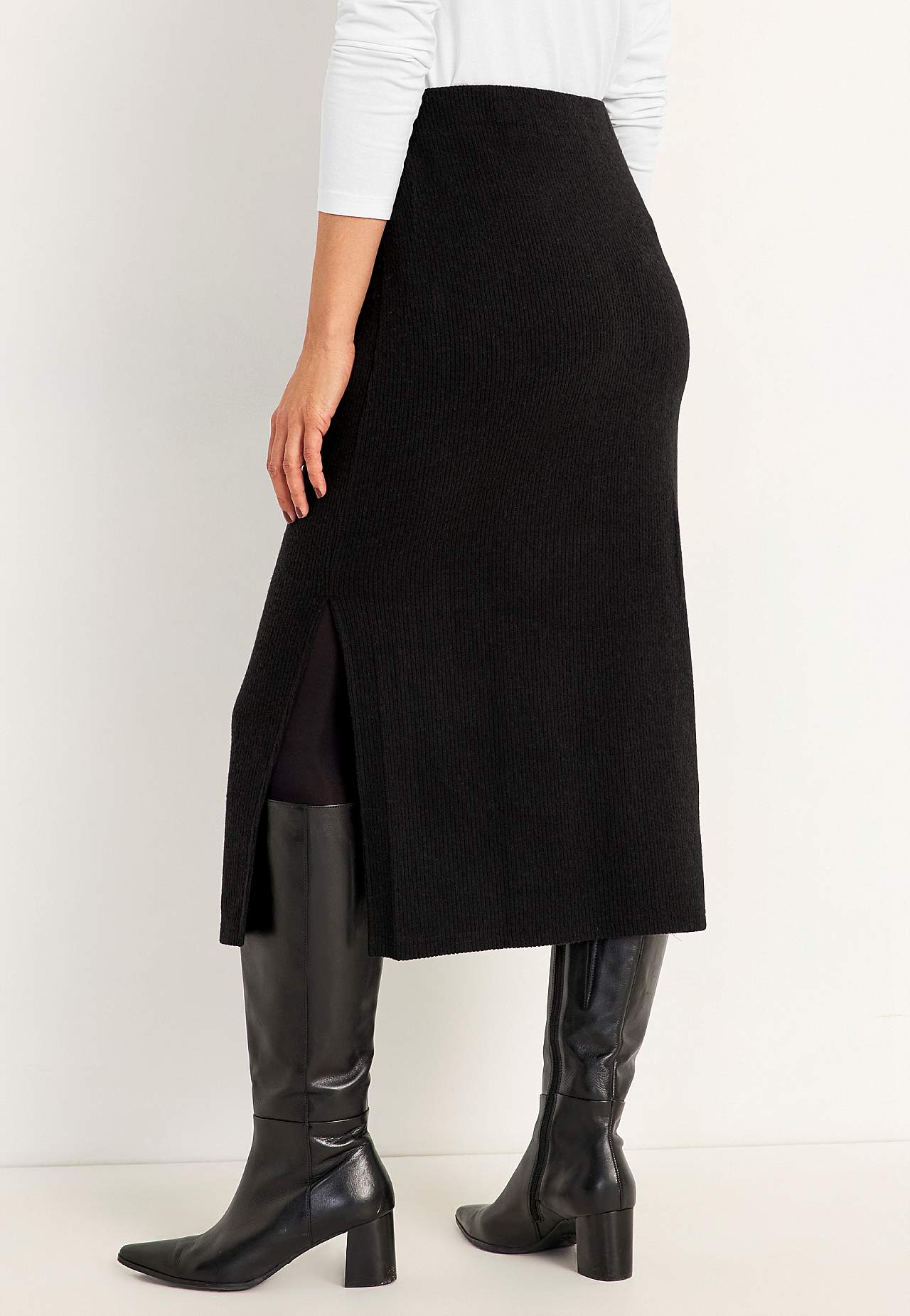 Super soft skirt with slit