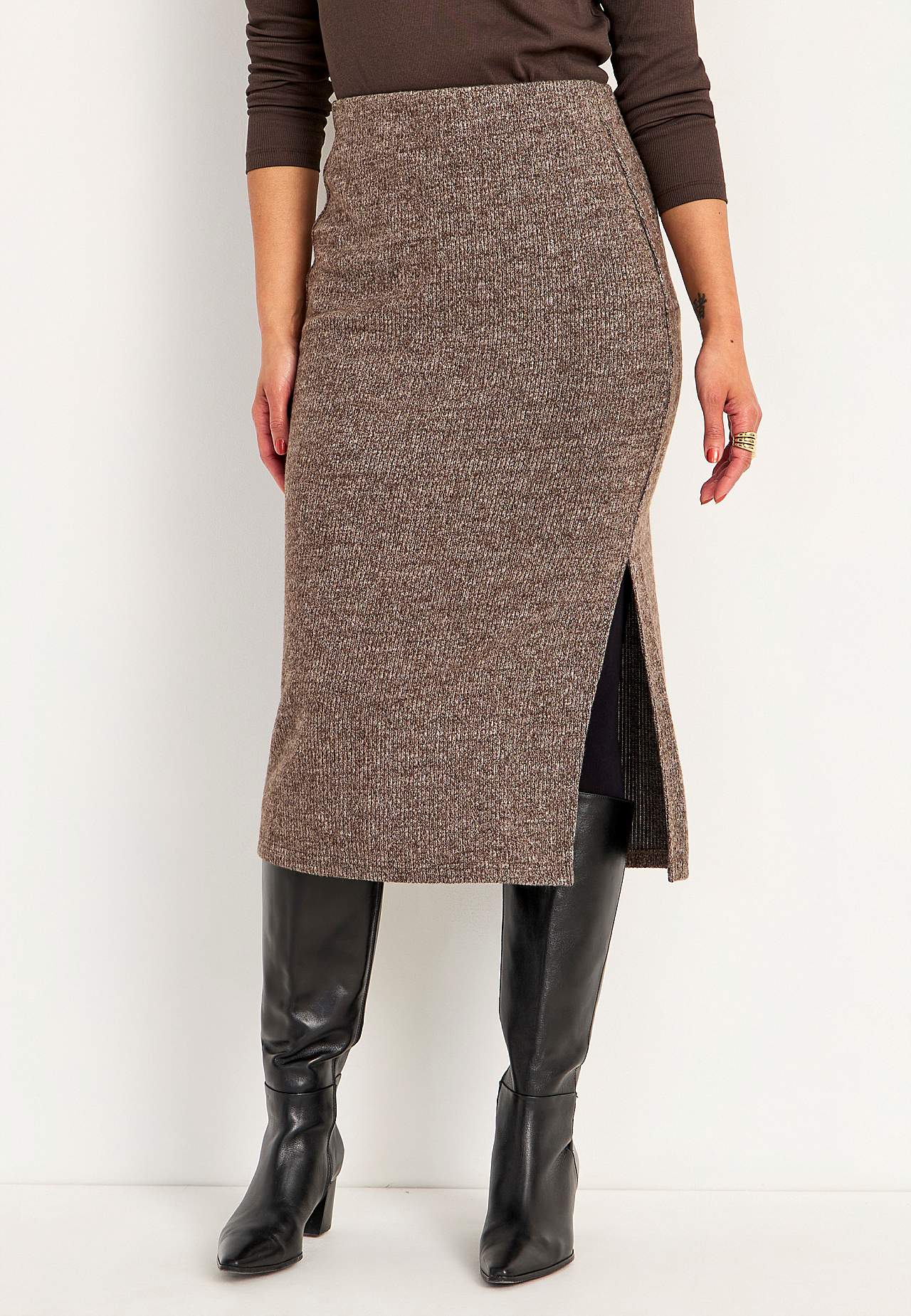 Super soft skirt with slit