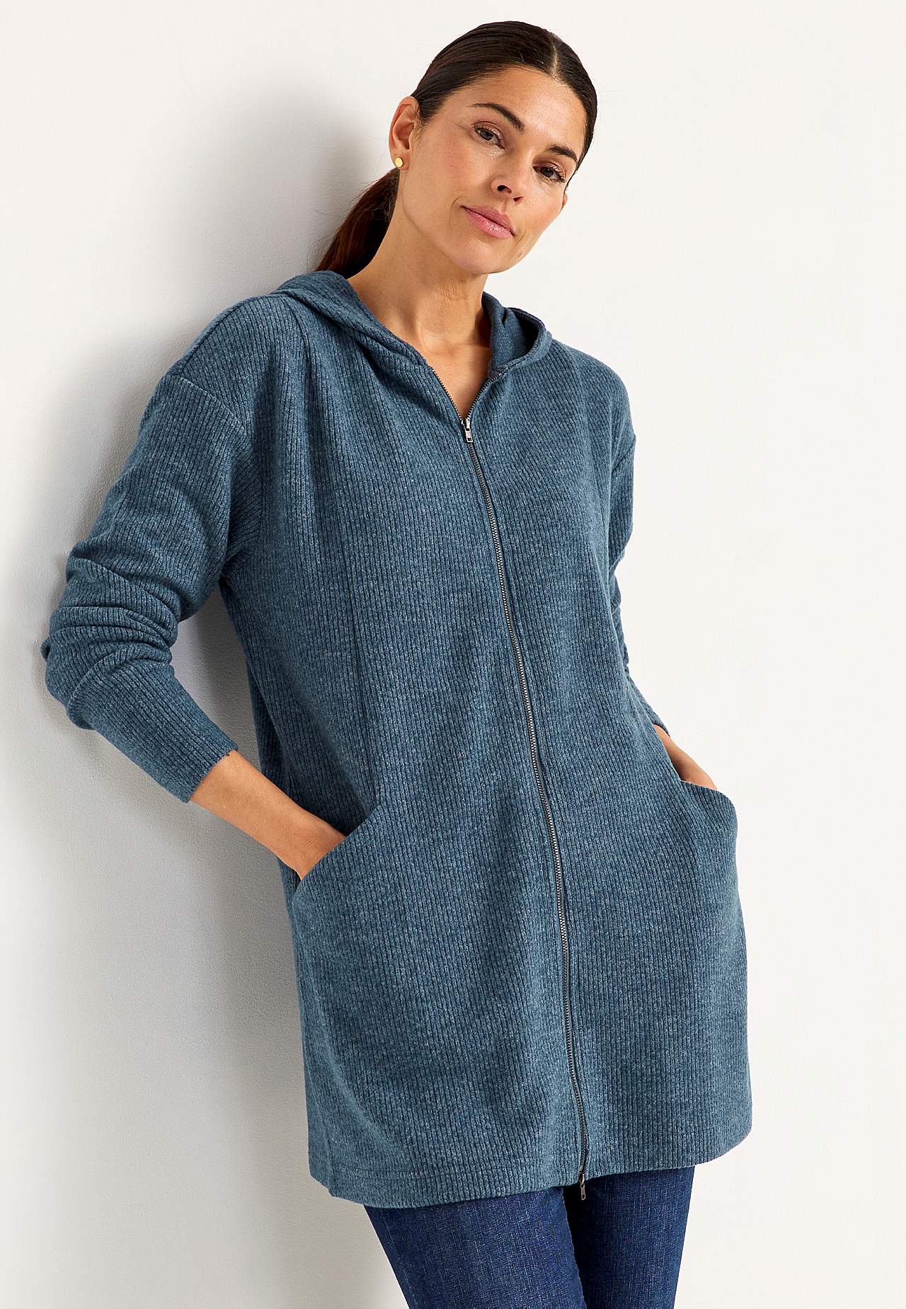 Super soft long cardigan with pockets