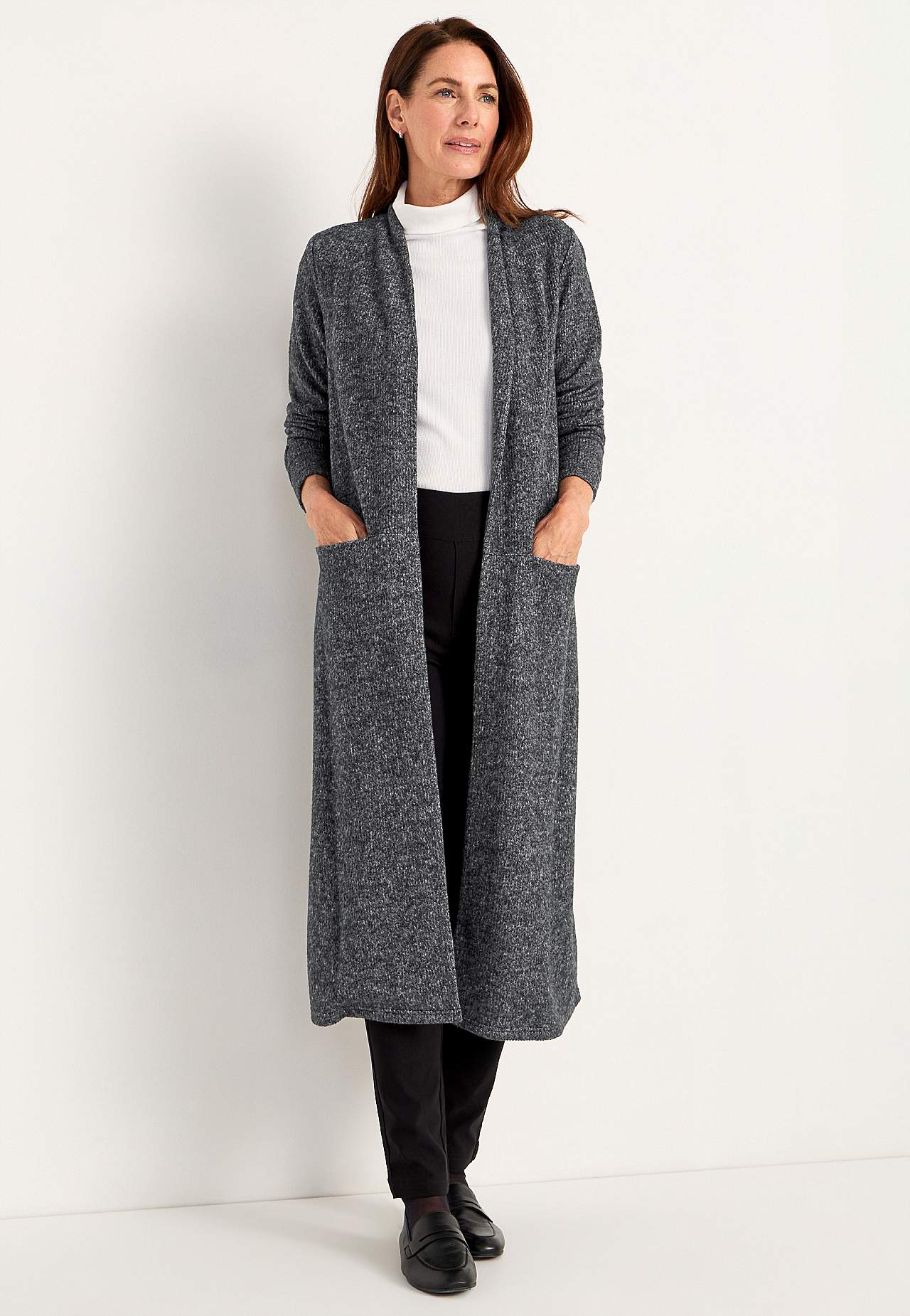 Super soft, long cardigan with pockets