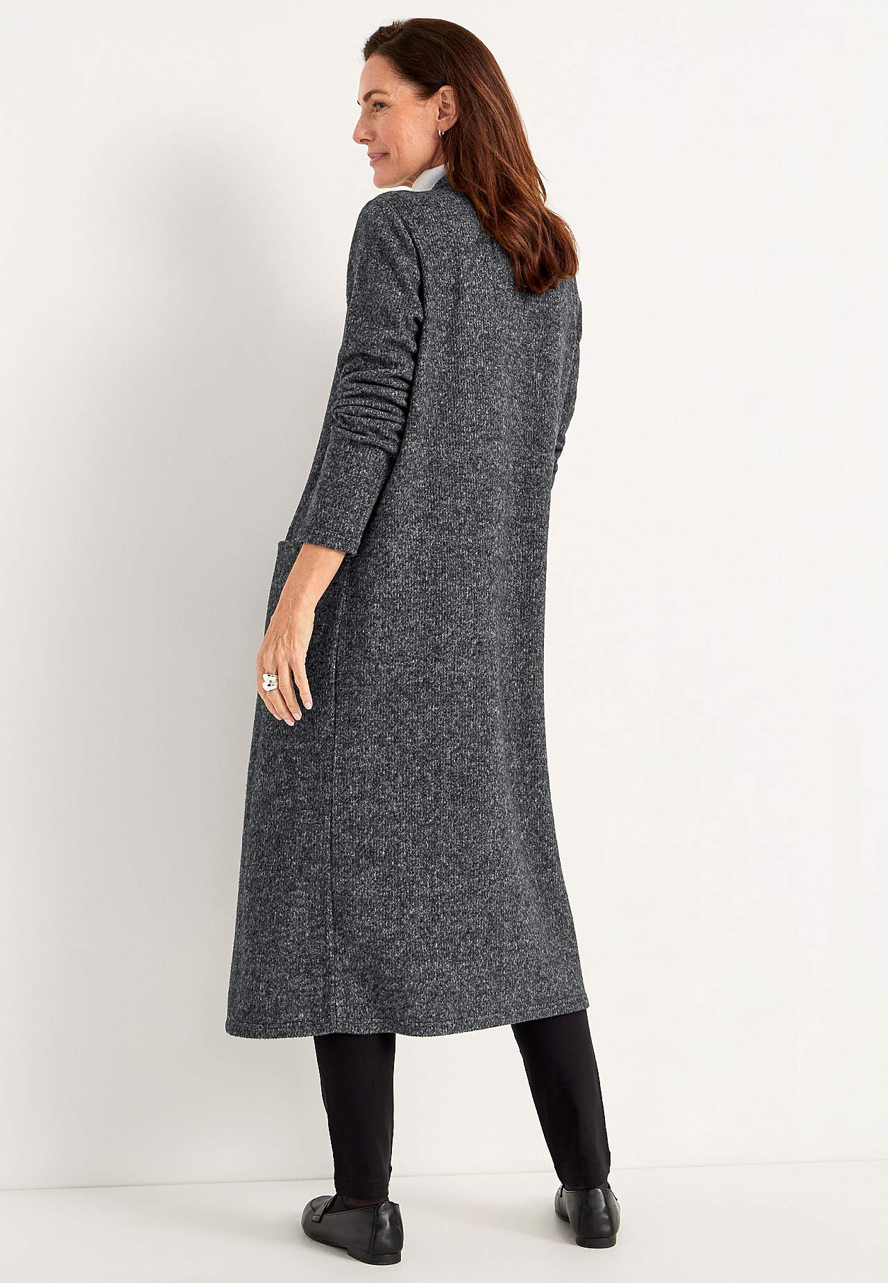 Super soft, long cardigan with pockets