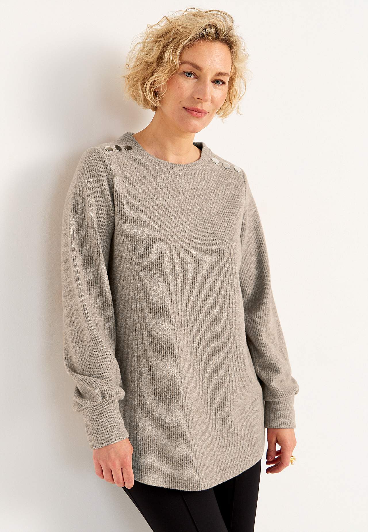 Knitted, soft jumper
