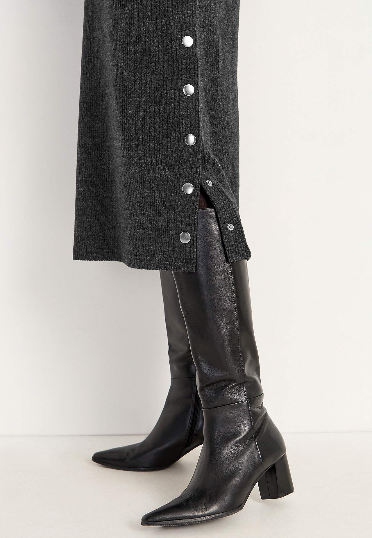 Super soft dress with buttons Beata