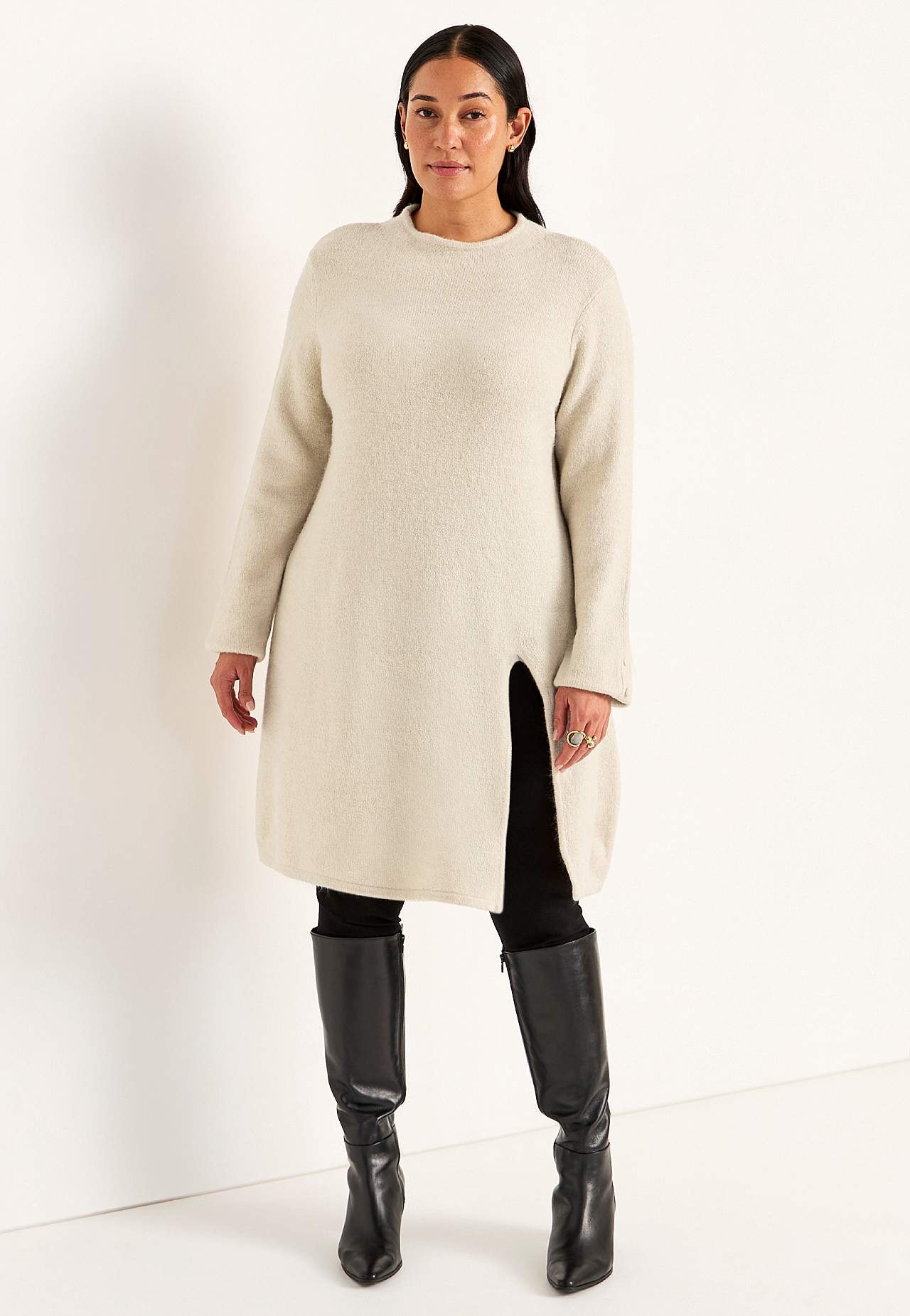 Knitted tunic with vent
