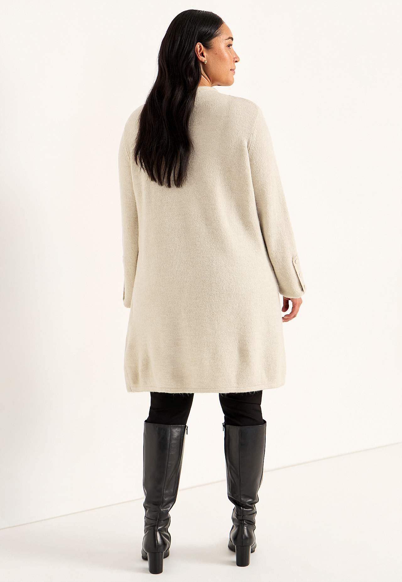 Knitted tunic with vent