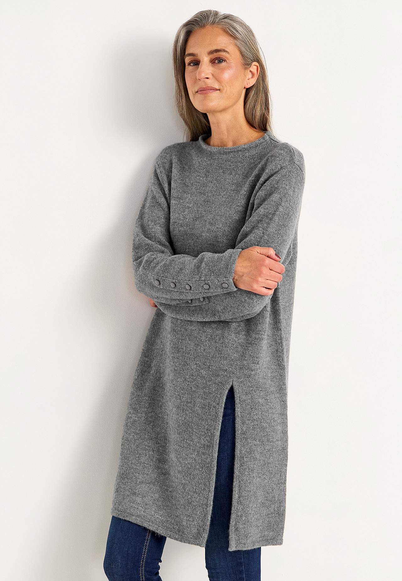Knitted tunic with vent