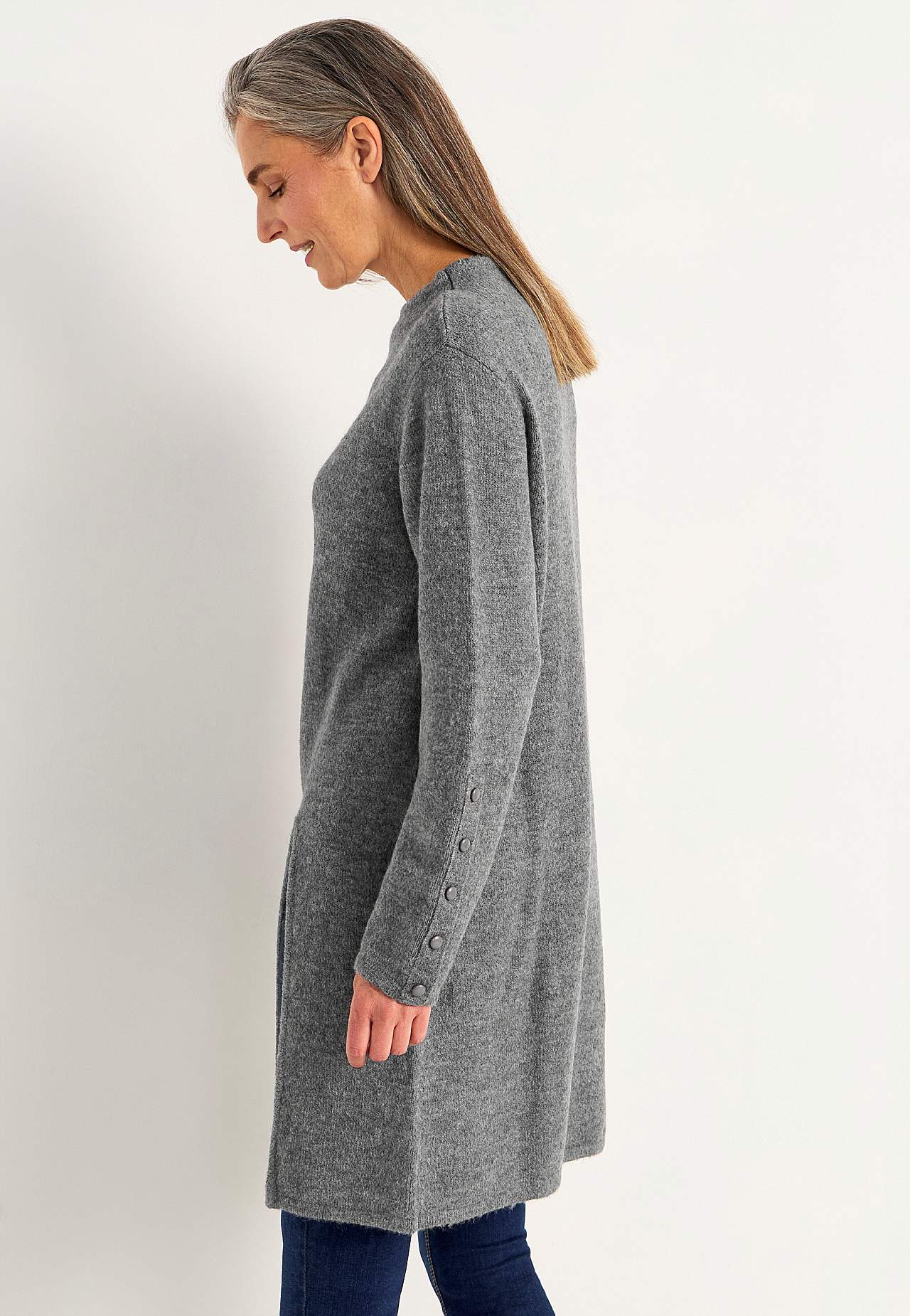 Knitted tunic with vent
