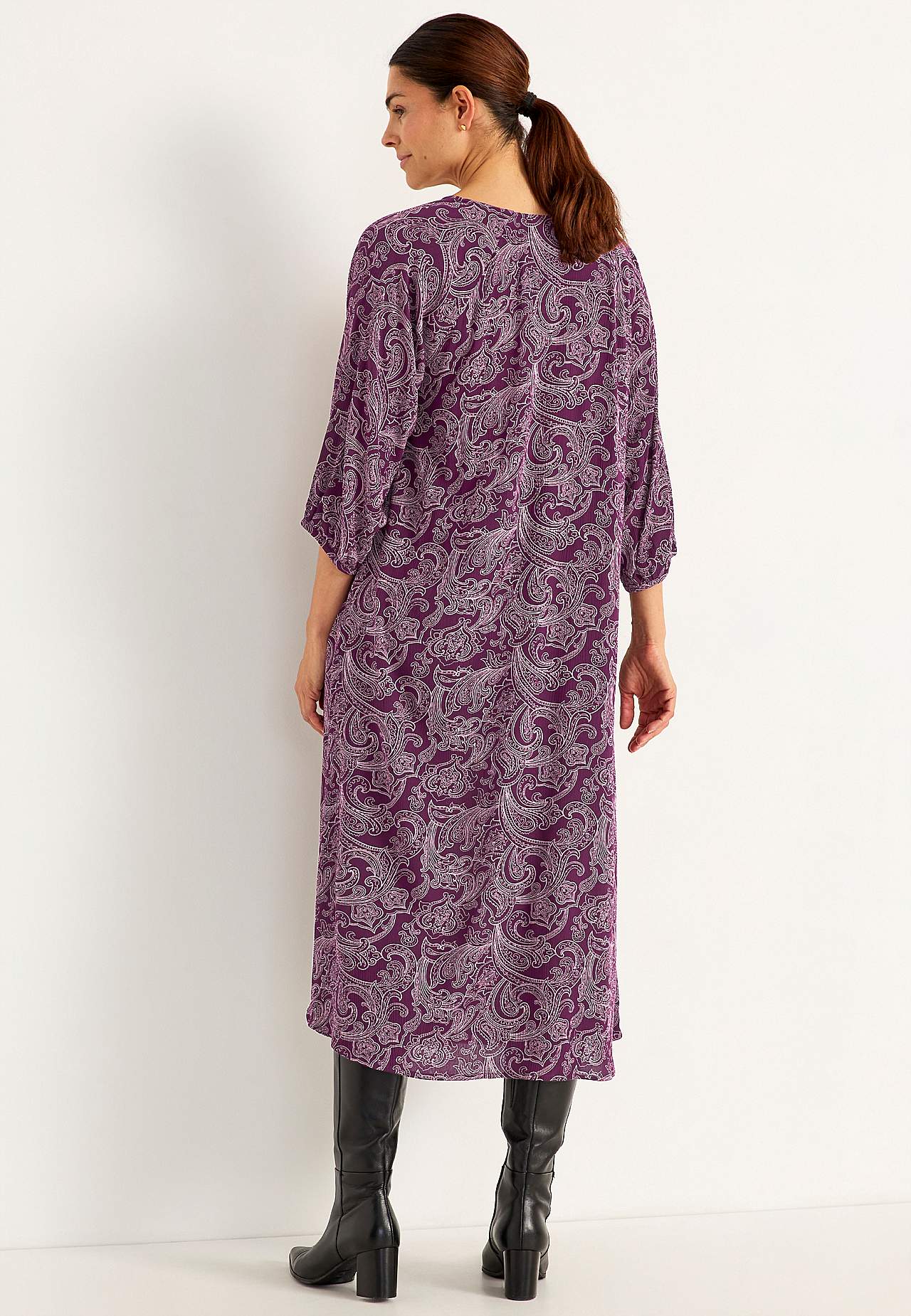 Patterned dress with buttons