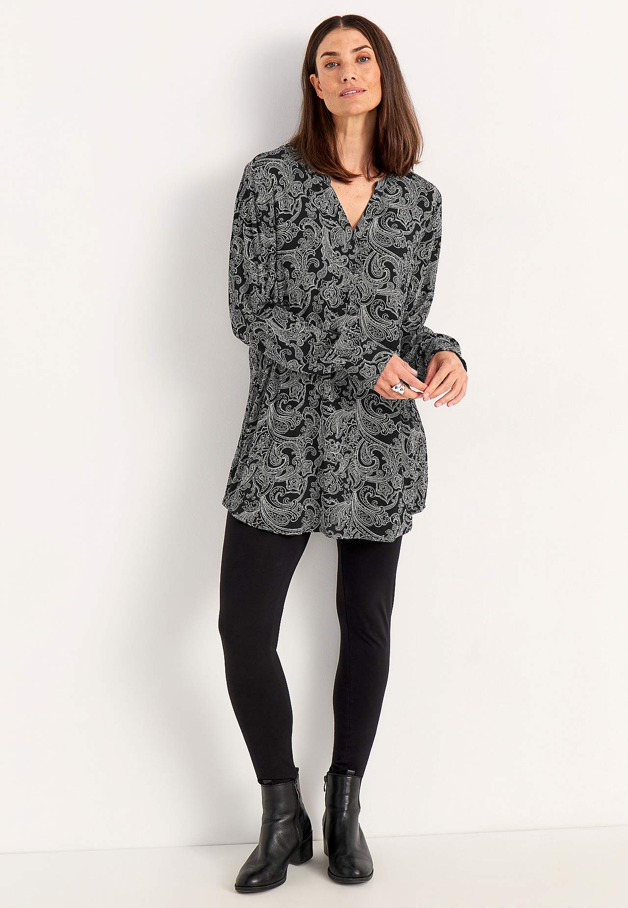 Patterned tunic with buttons