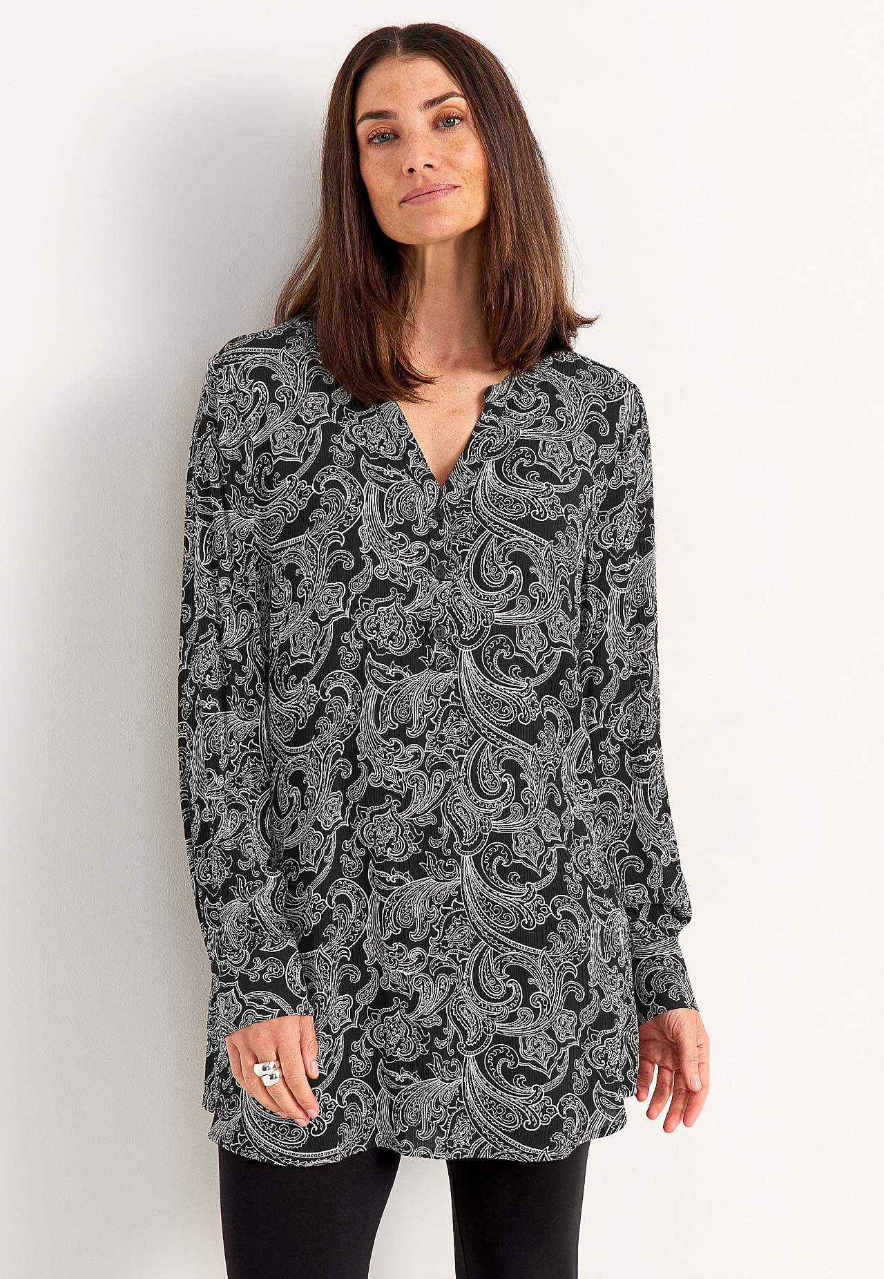 Patterned tunic with buttons