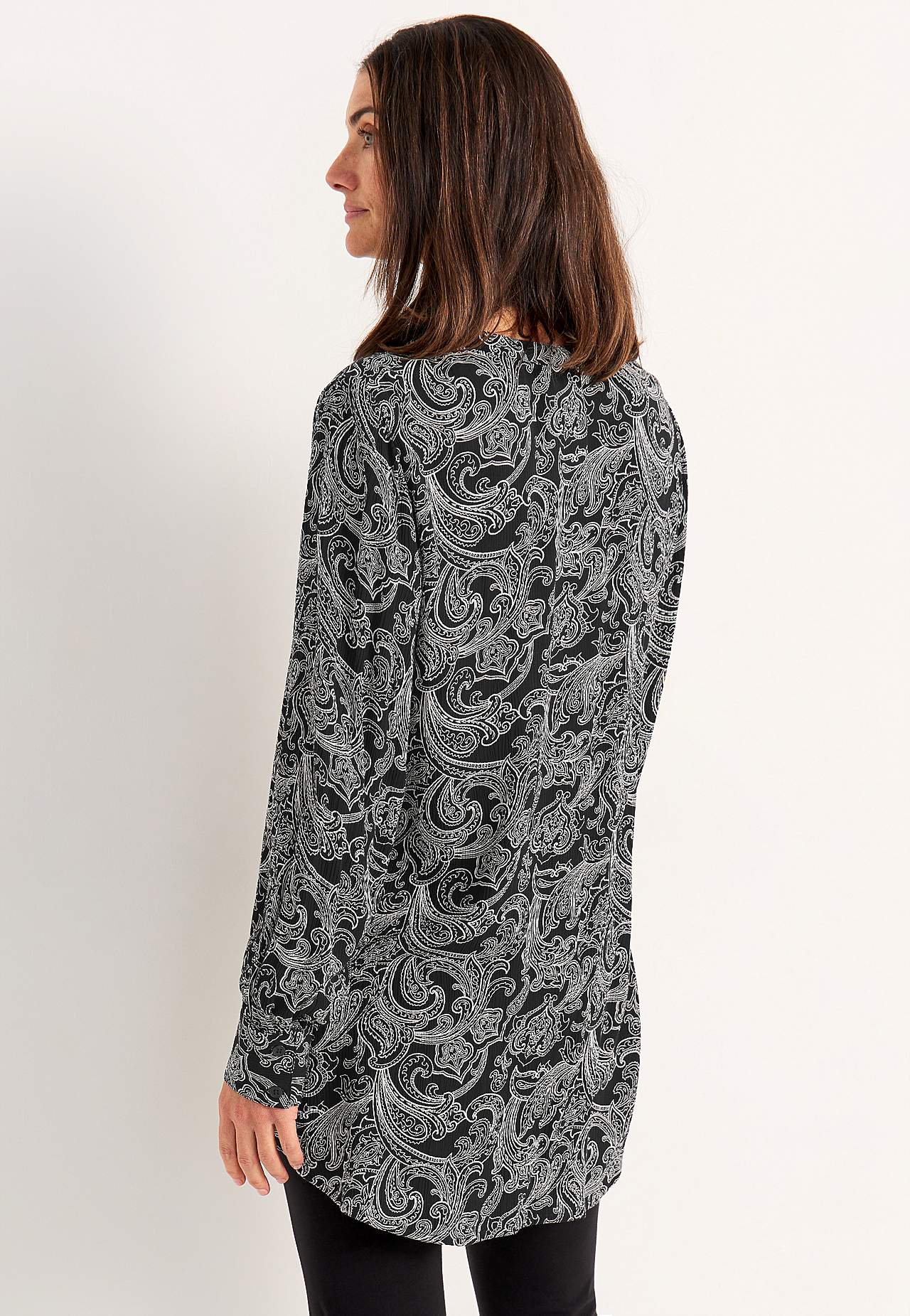 Patterned tunic with buttons