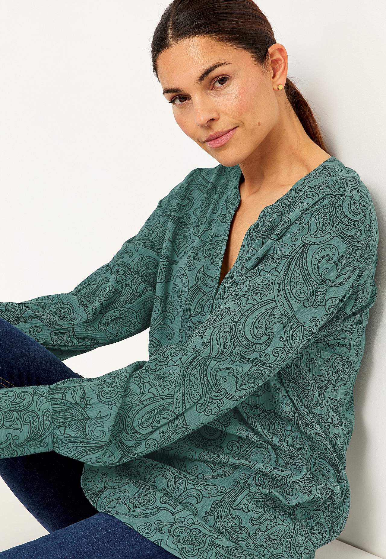 Patterned tunic with buttons