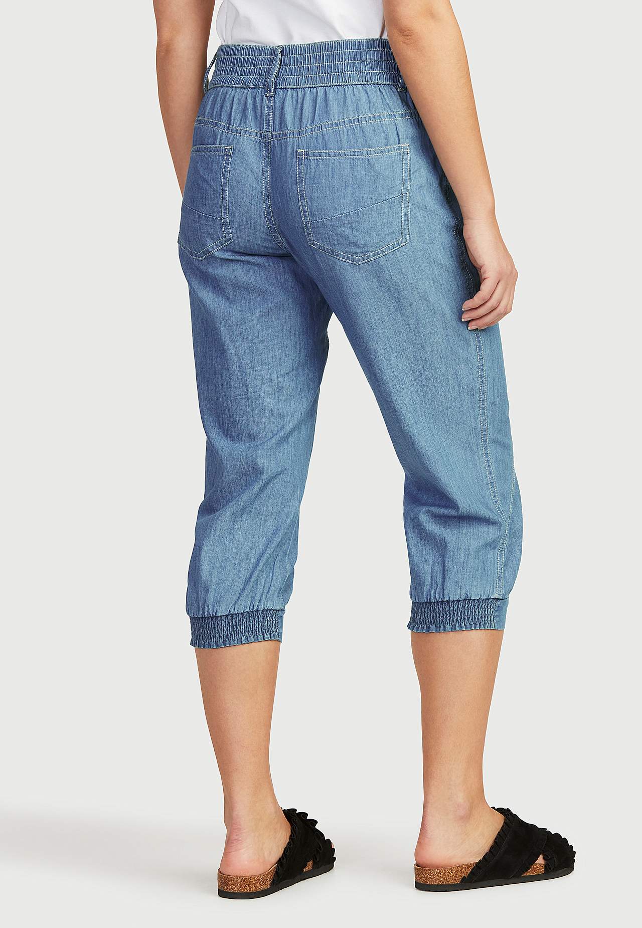 Woven capri trousers