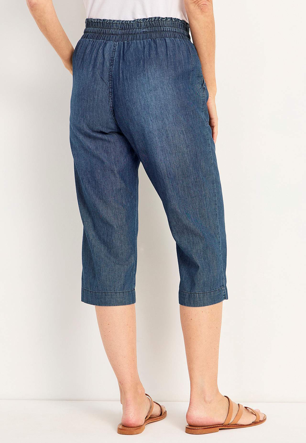 Casual capri trousers in denim