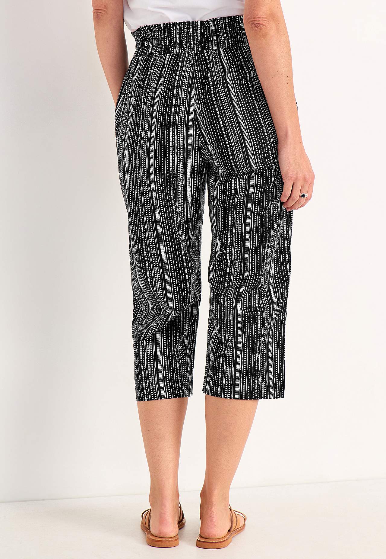 Capri trousers in washed cotton Jade