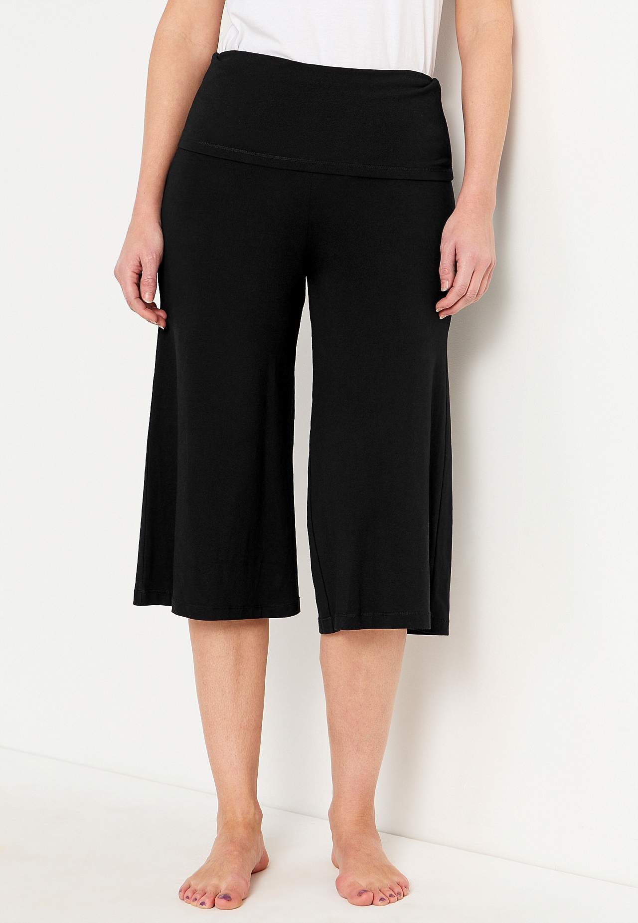 Capri trousers with wide waistband