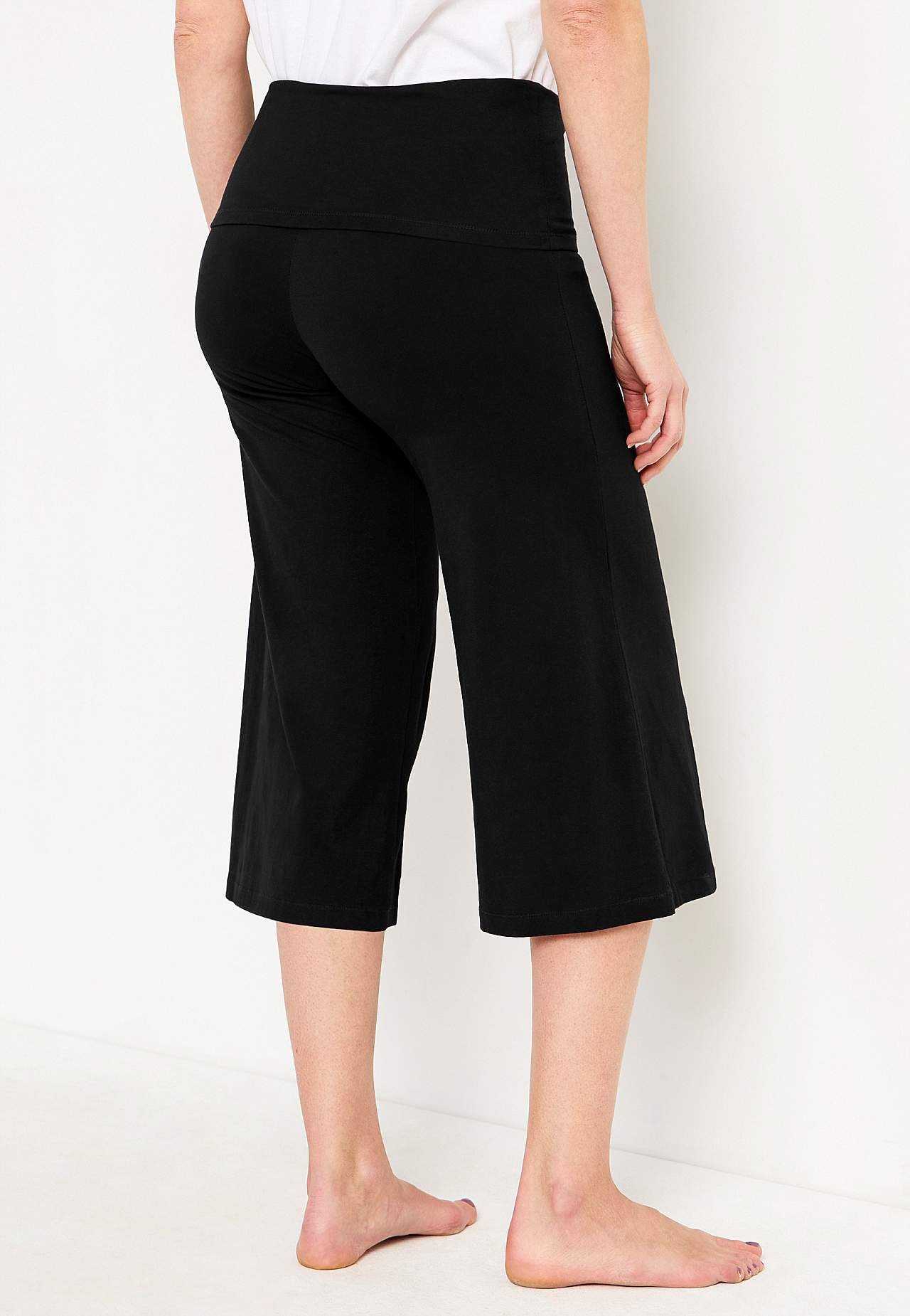 Capri trousers with wide waistband