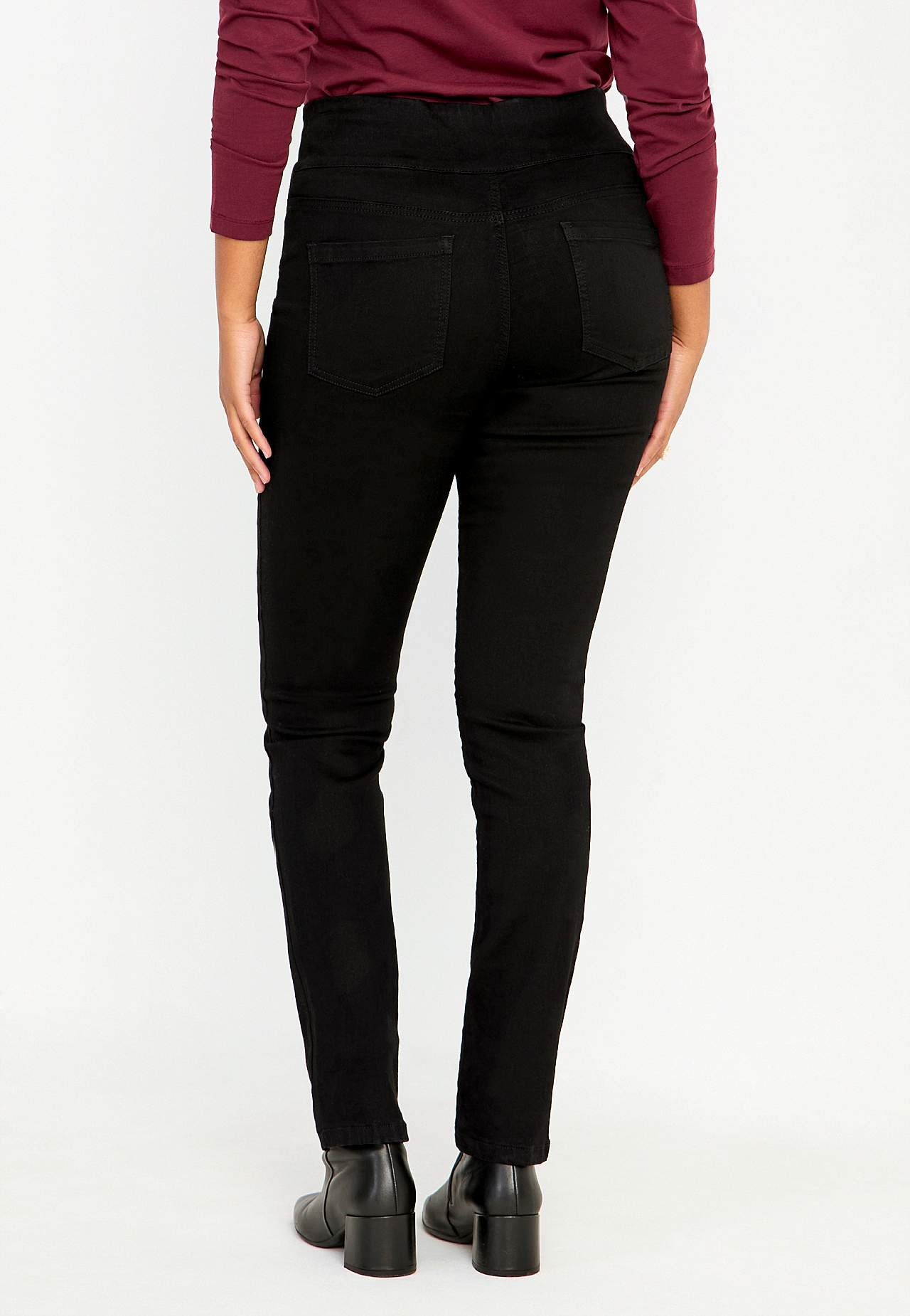 Stretchy jeggings with high elasticized waist