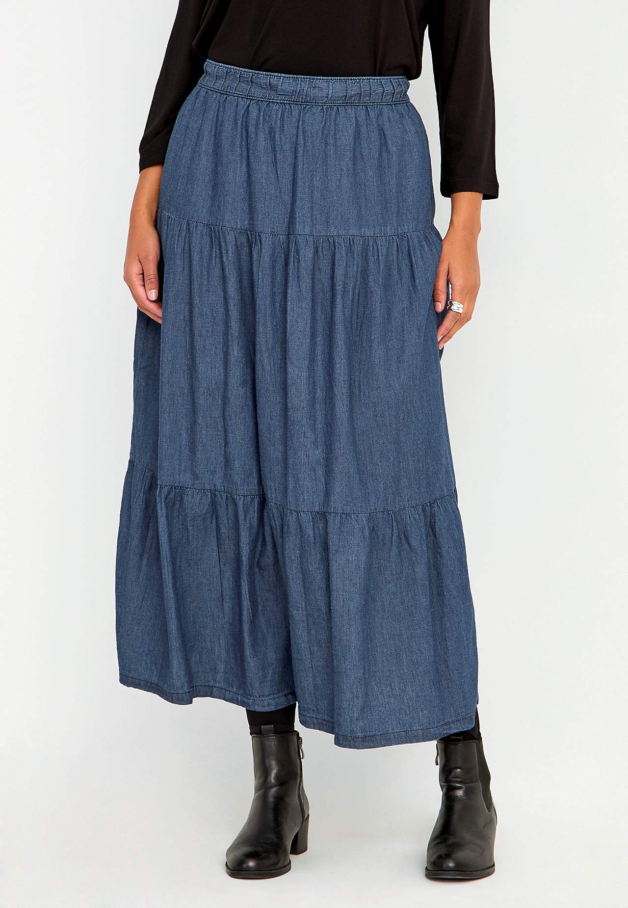 Frill skirt in denim