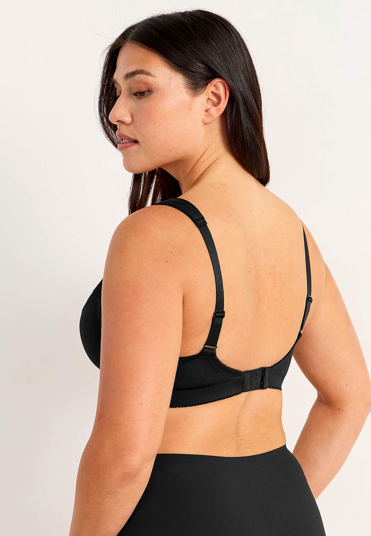 Bra without wire