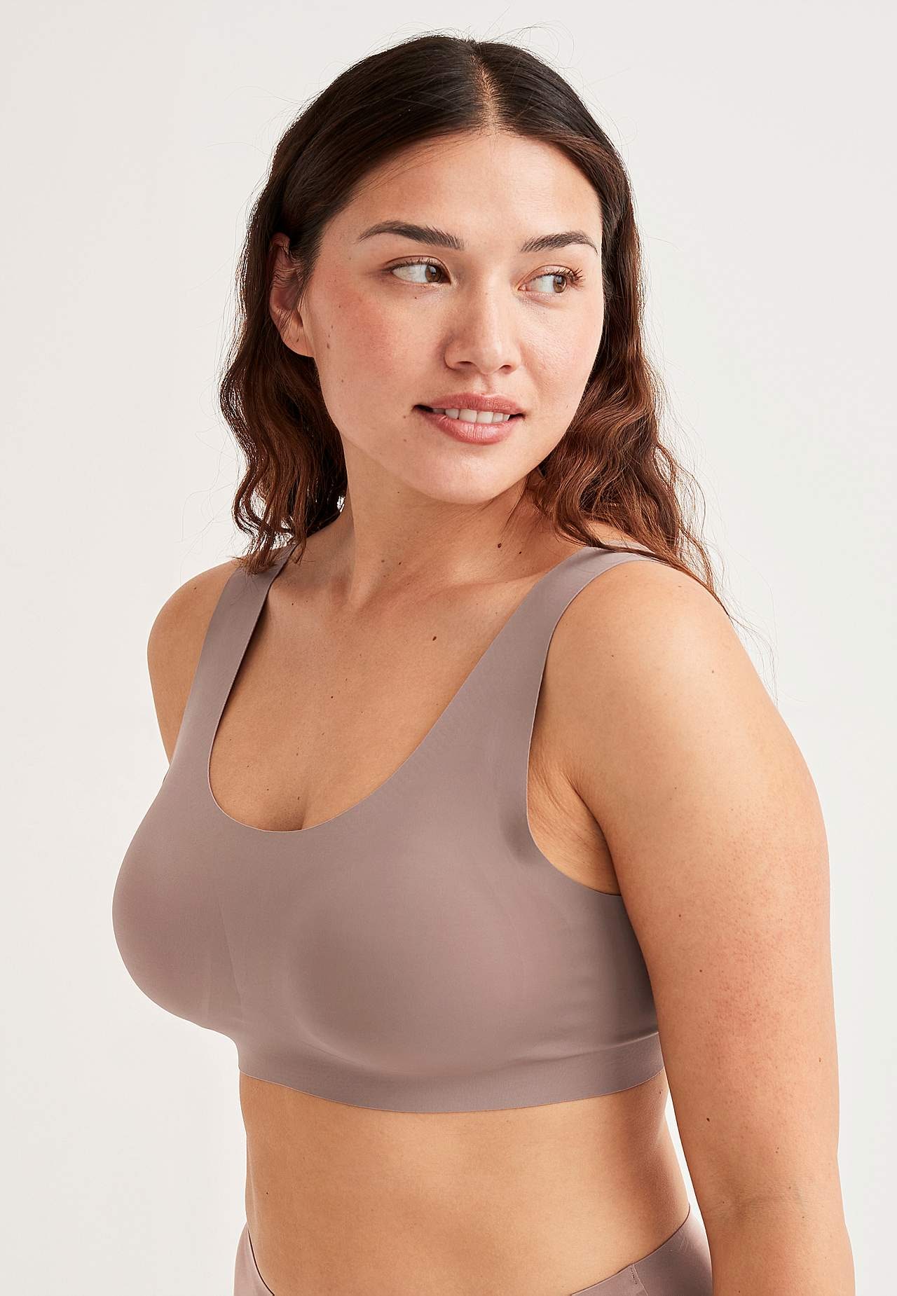 Seamless soft bra