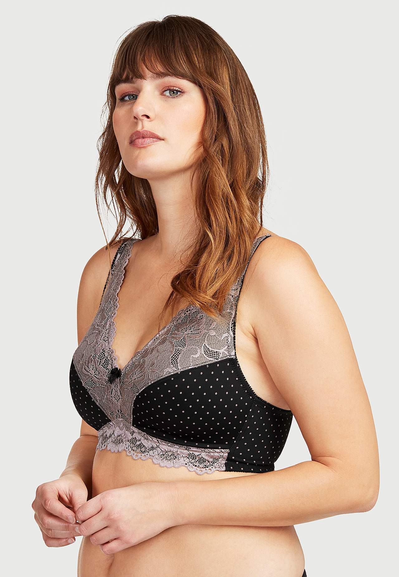 Bra without wire