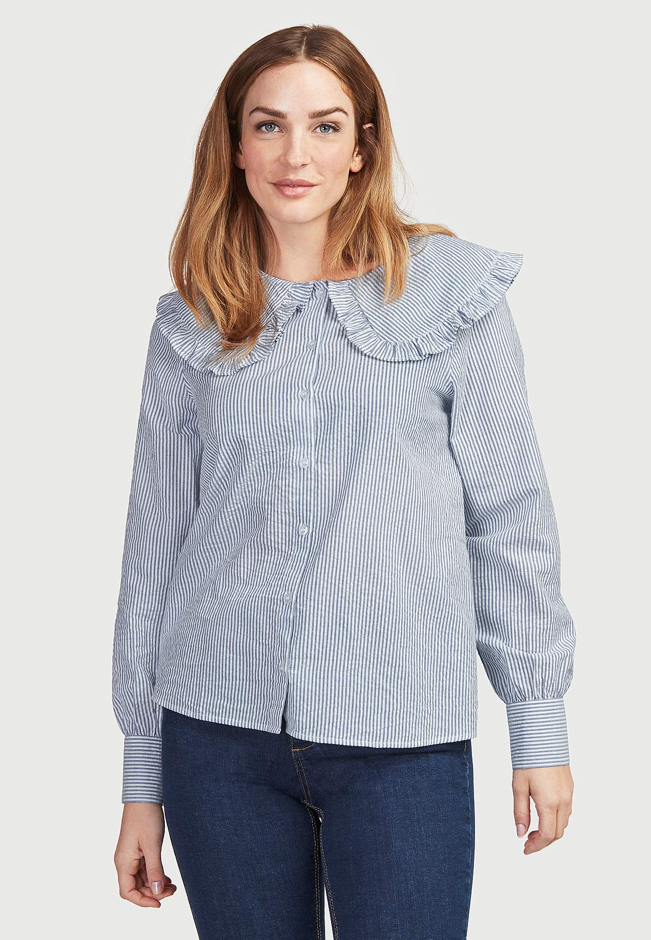 Blouse with frill collar