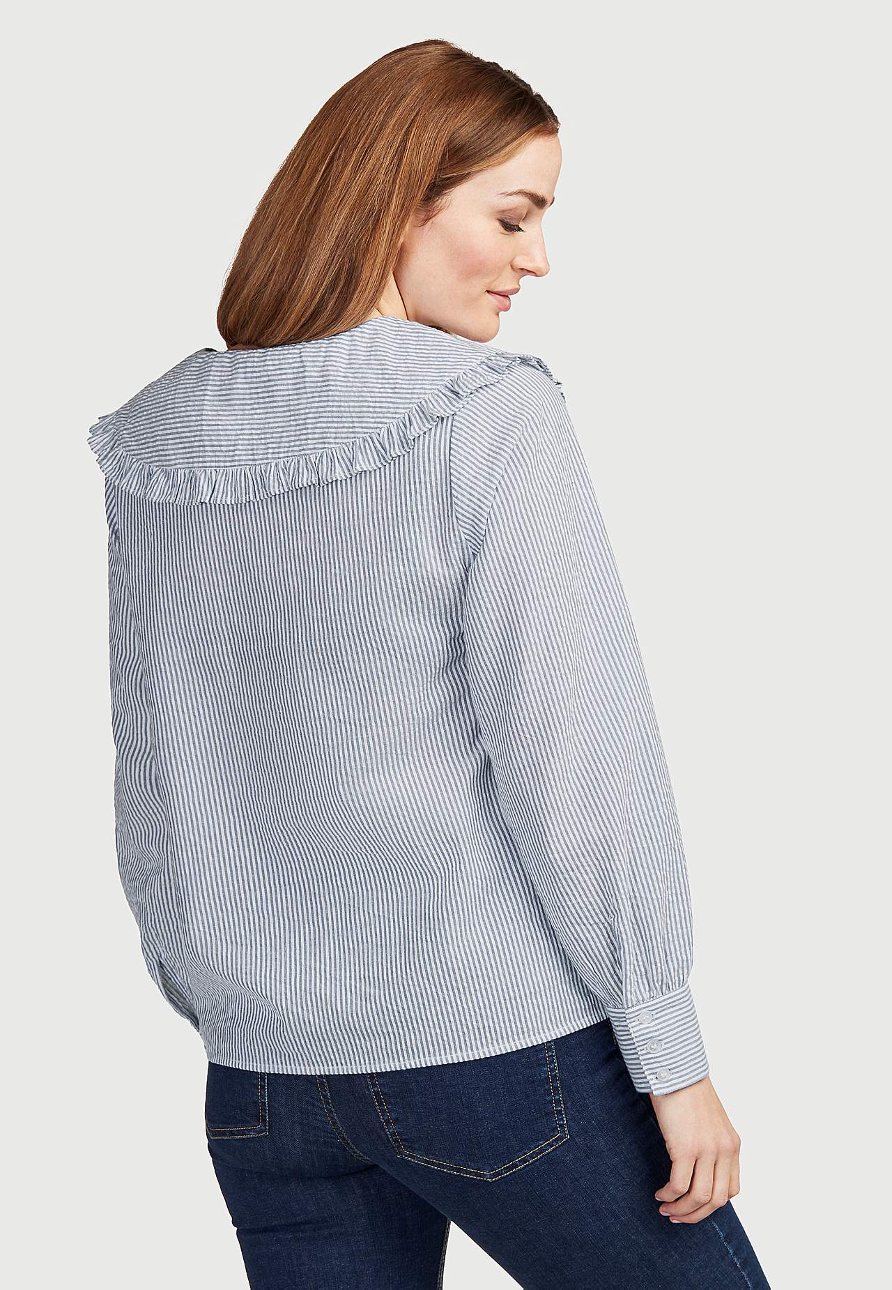 Blouse with frill collar
