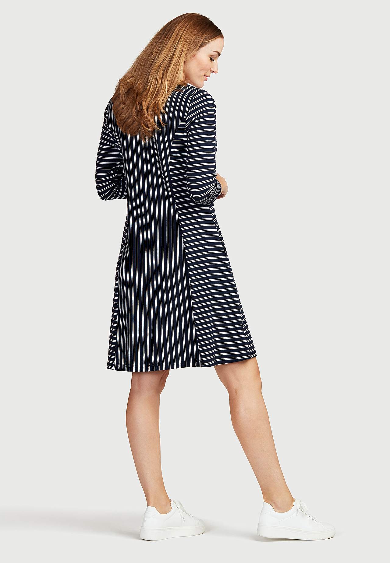 Patterned jersey dress with side pockets