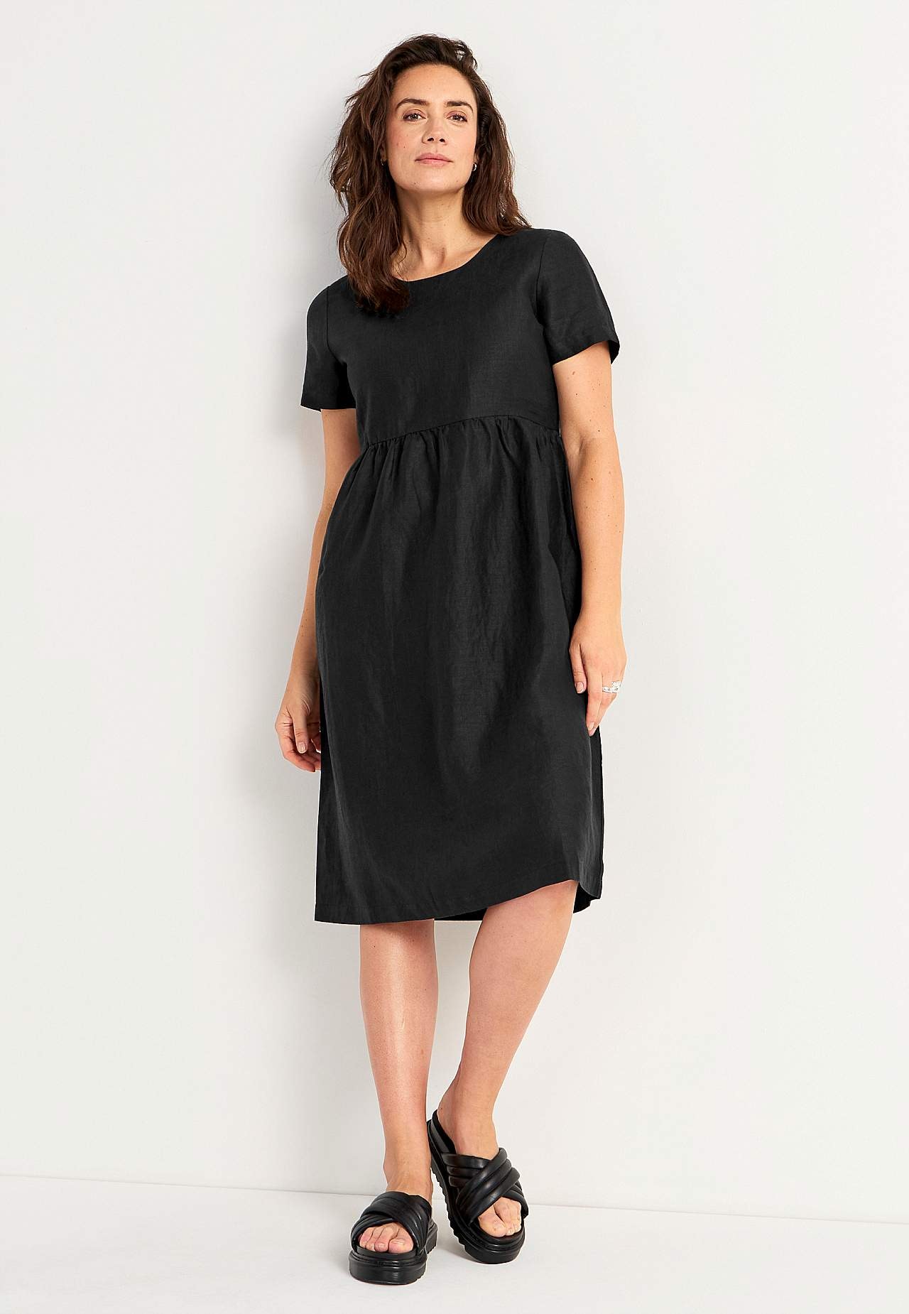 Linen Premium dress with short sleeve