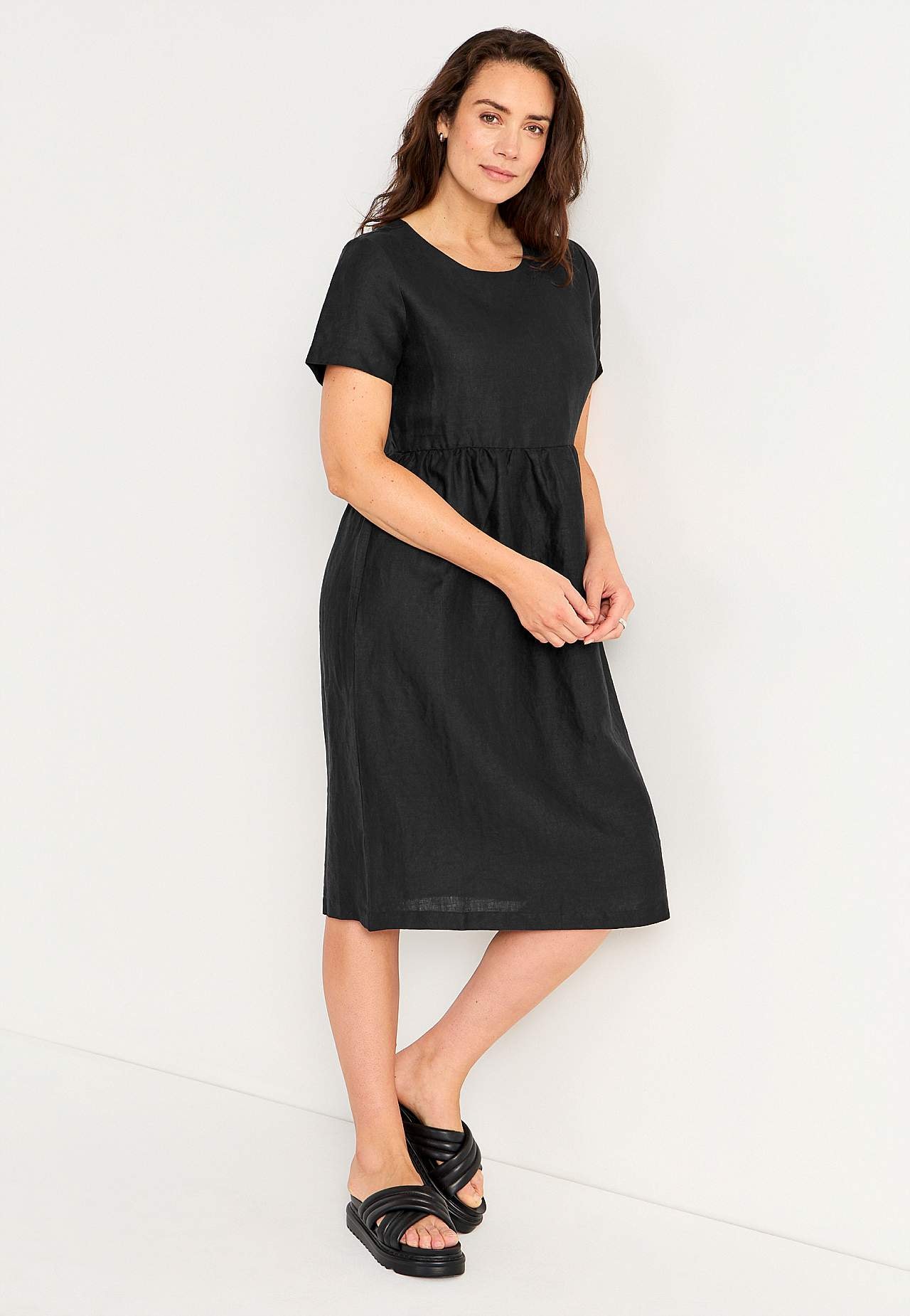 Linen Premium dress with short sleeve