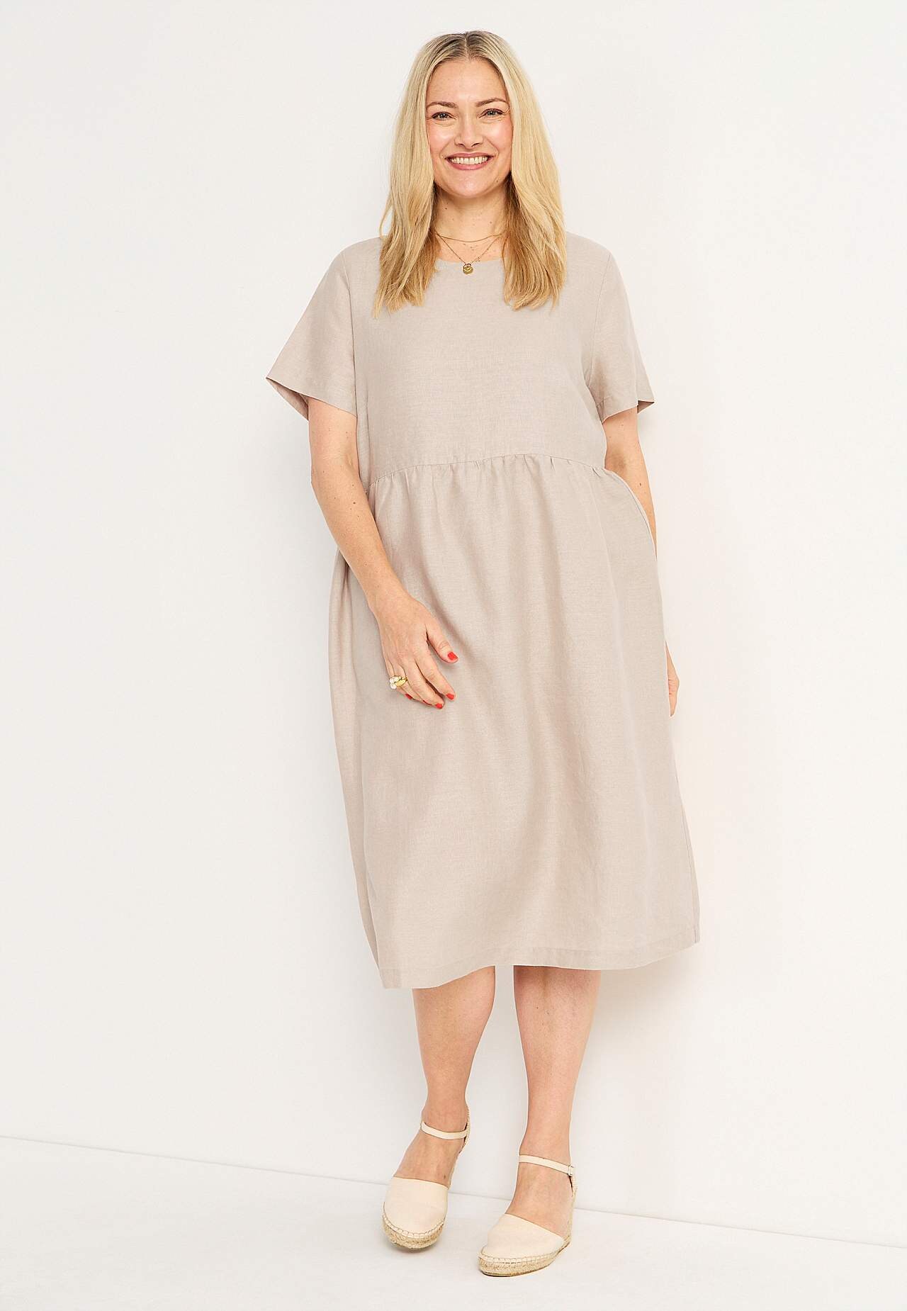 Linen Premium dress with short sleeve