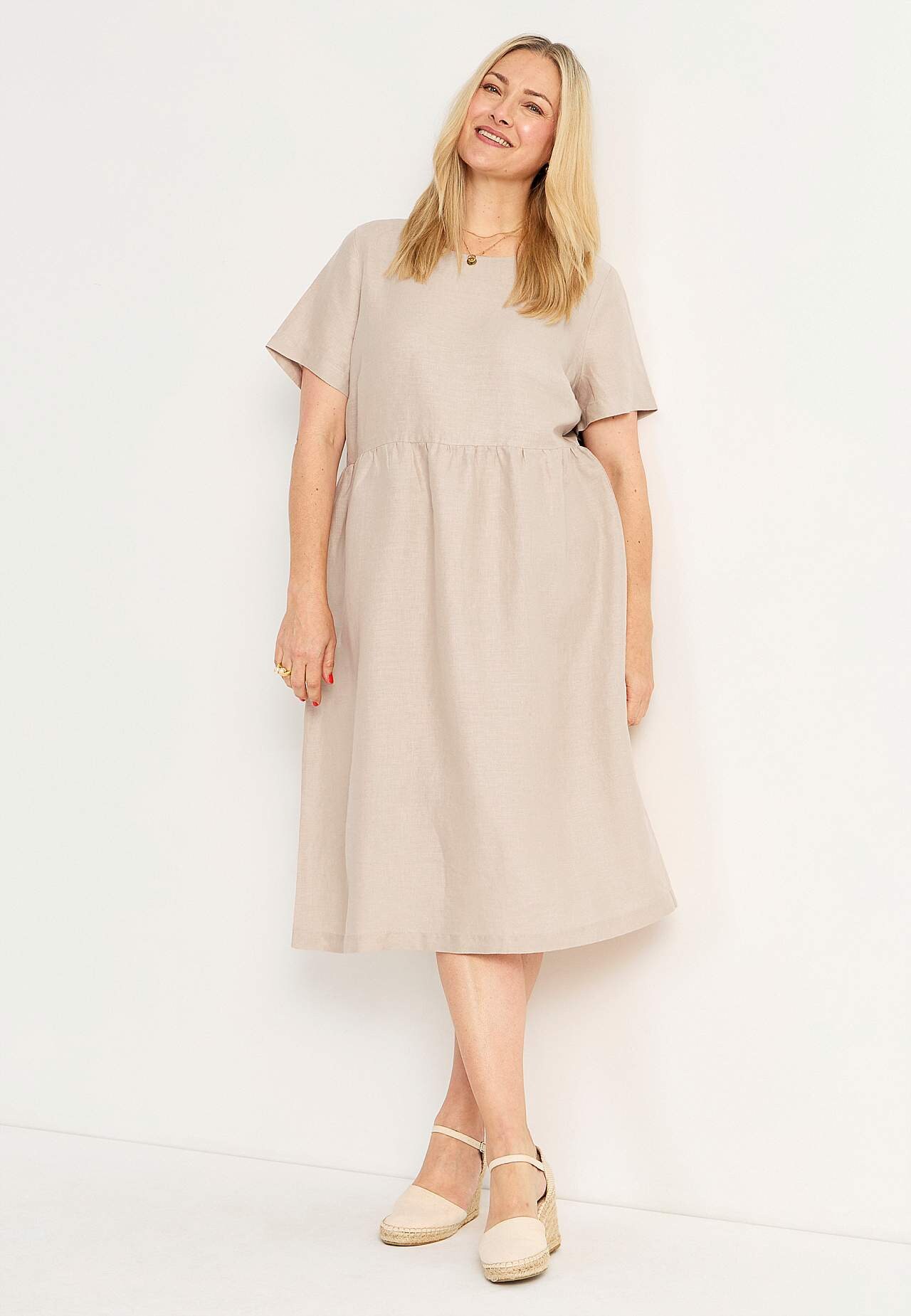 Linen Premium dress with short sleeve