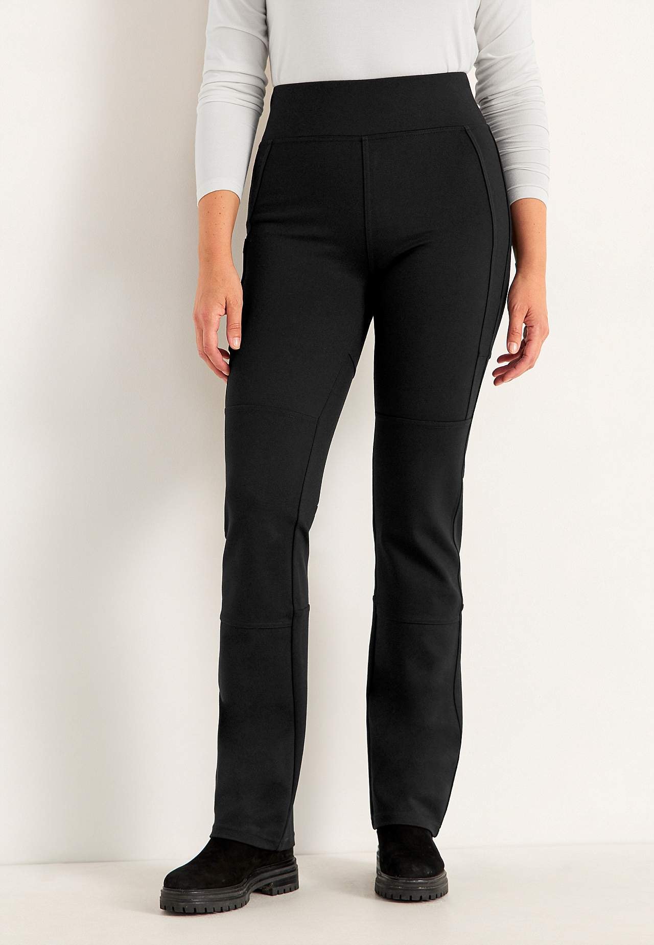 Leisure trousers with straight leg