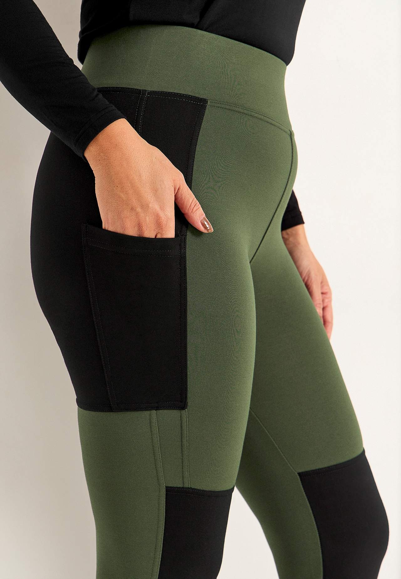 Leisure trousers with straight leg