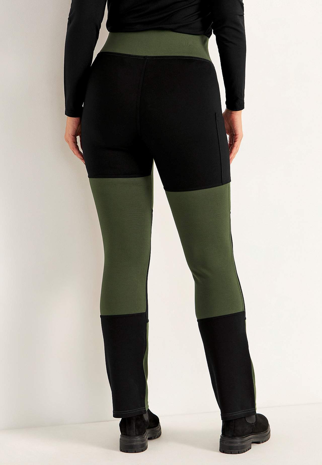 Leisure trousers with straight leg