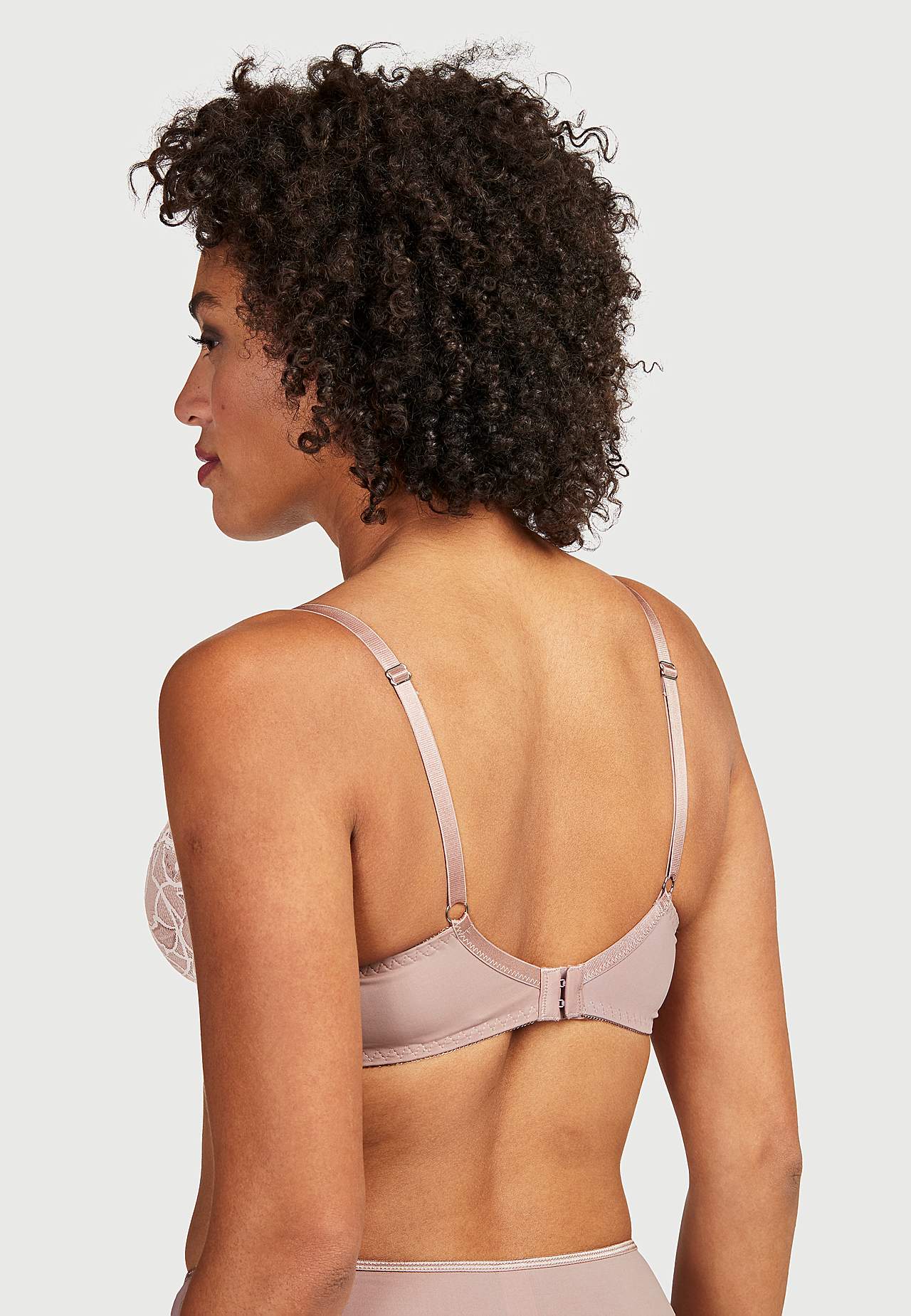 Underwired lace bra