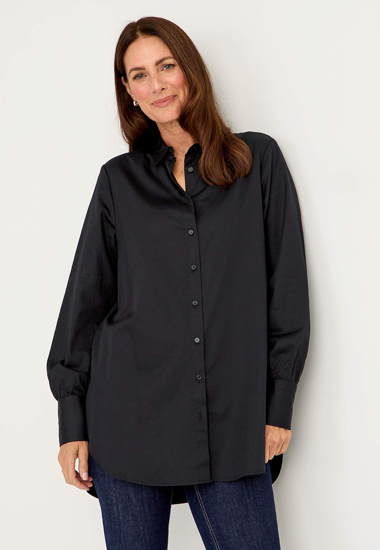 Long shirt in cotton satin