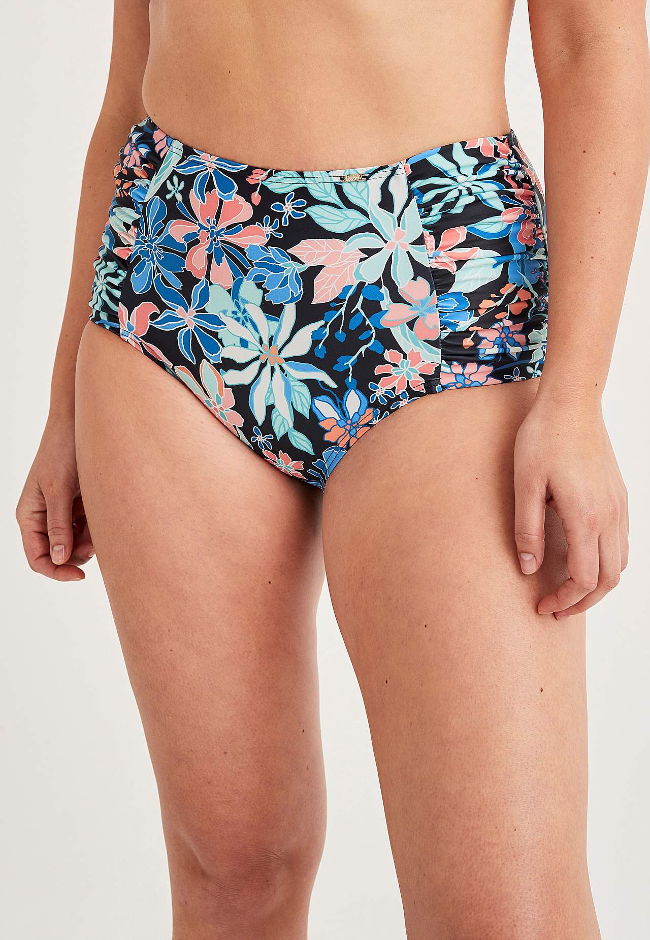 Bikini bottom with high waist