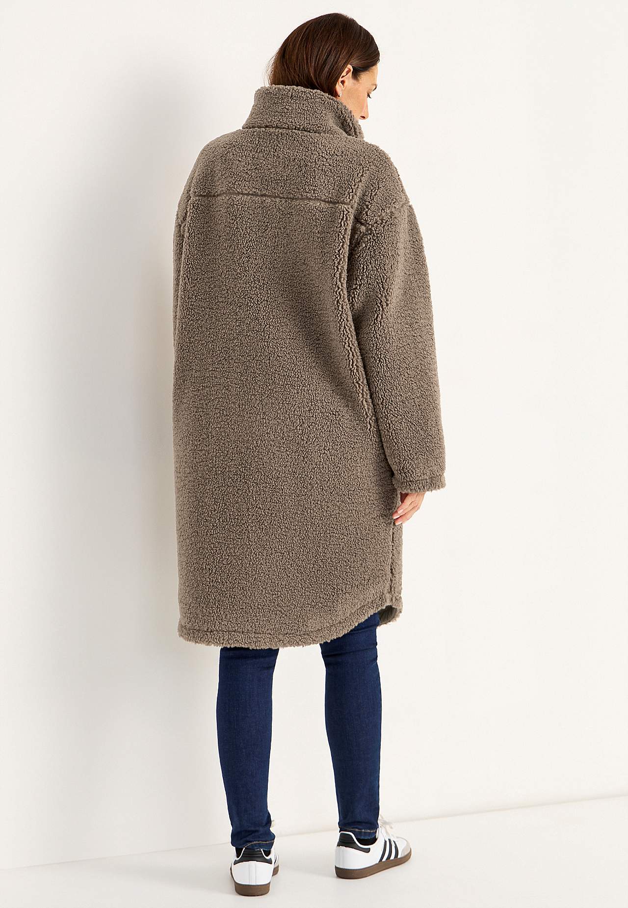 Pile jacket with high collar
