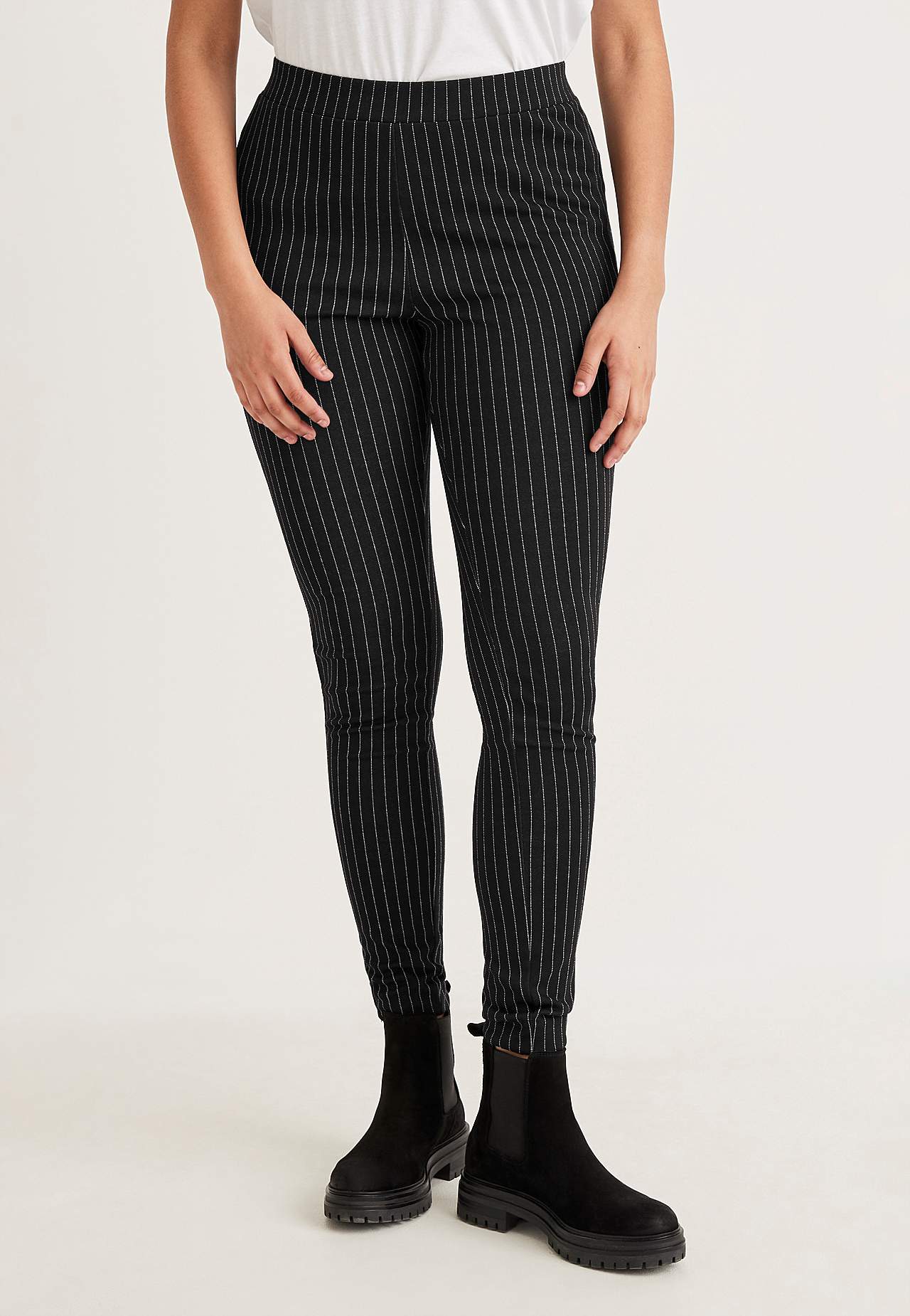 Patterned leggings