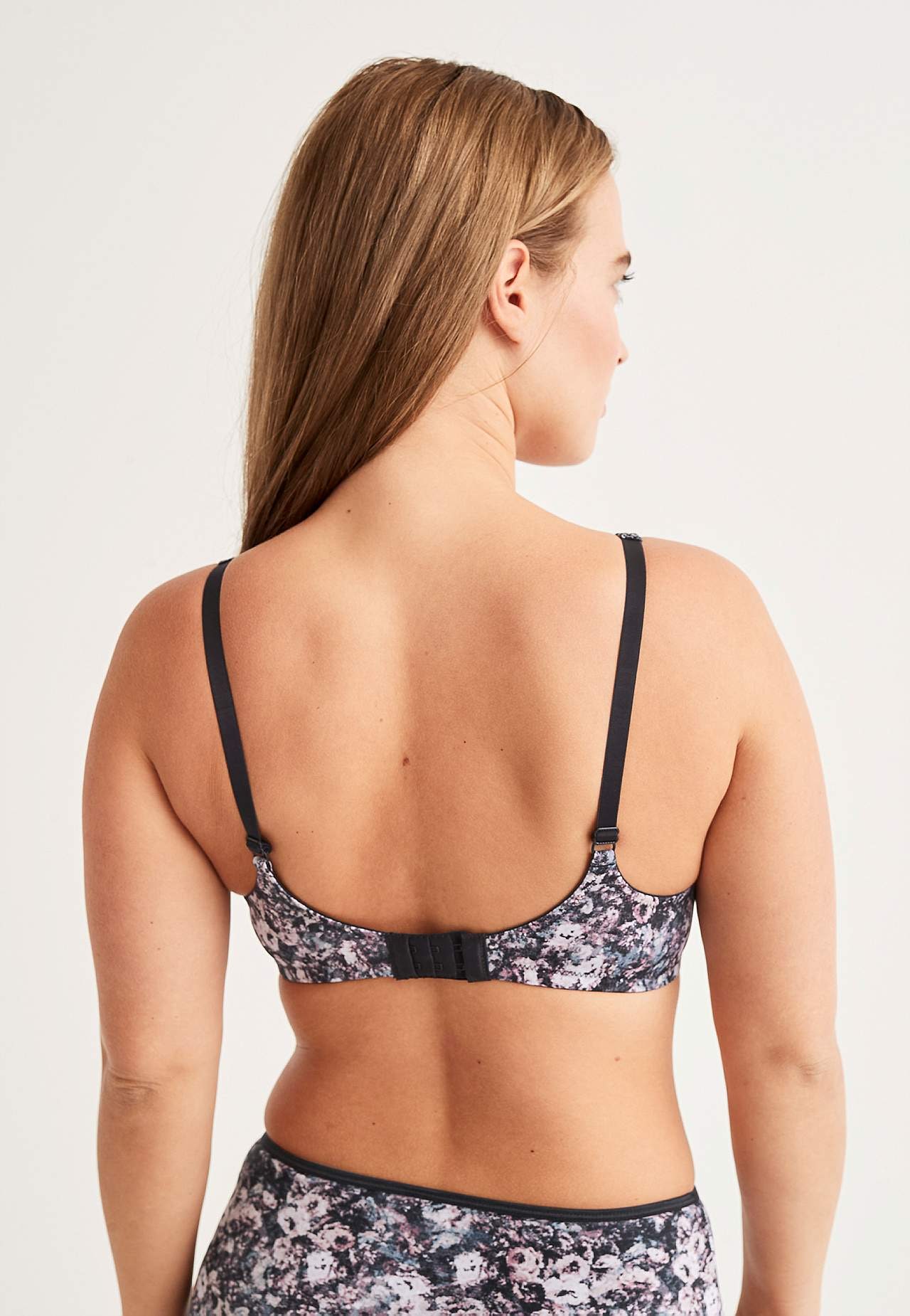 T-shirt bra