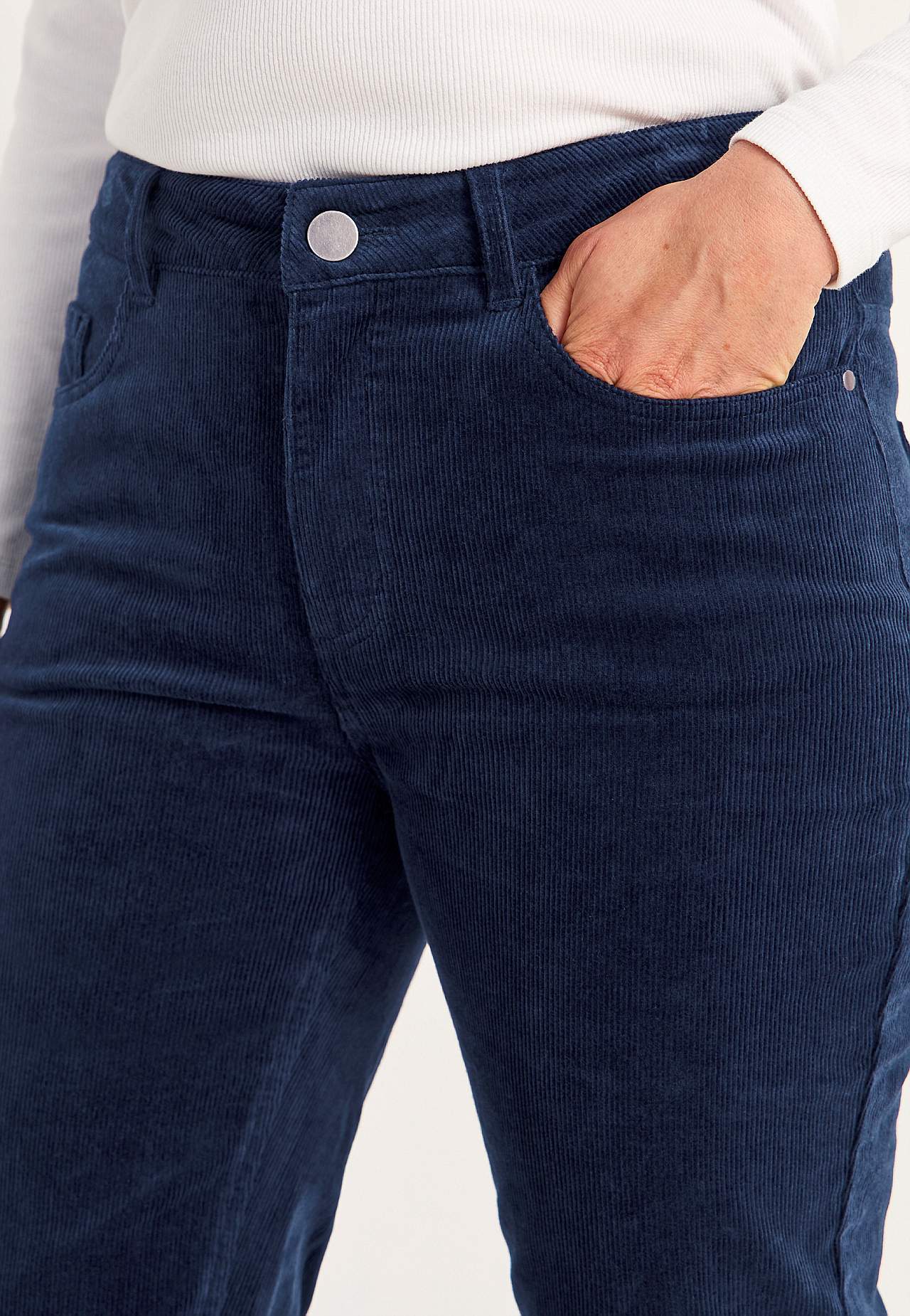 Stretchy corduroy trouser