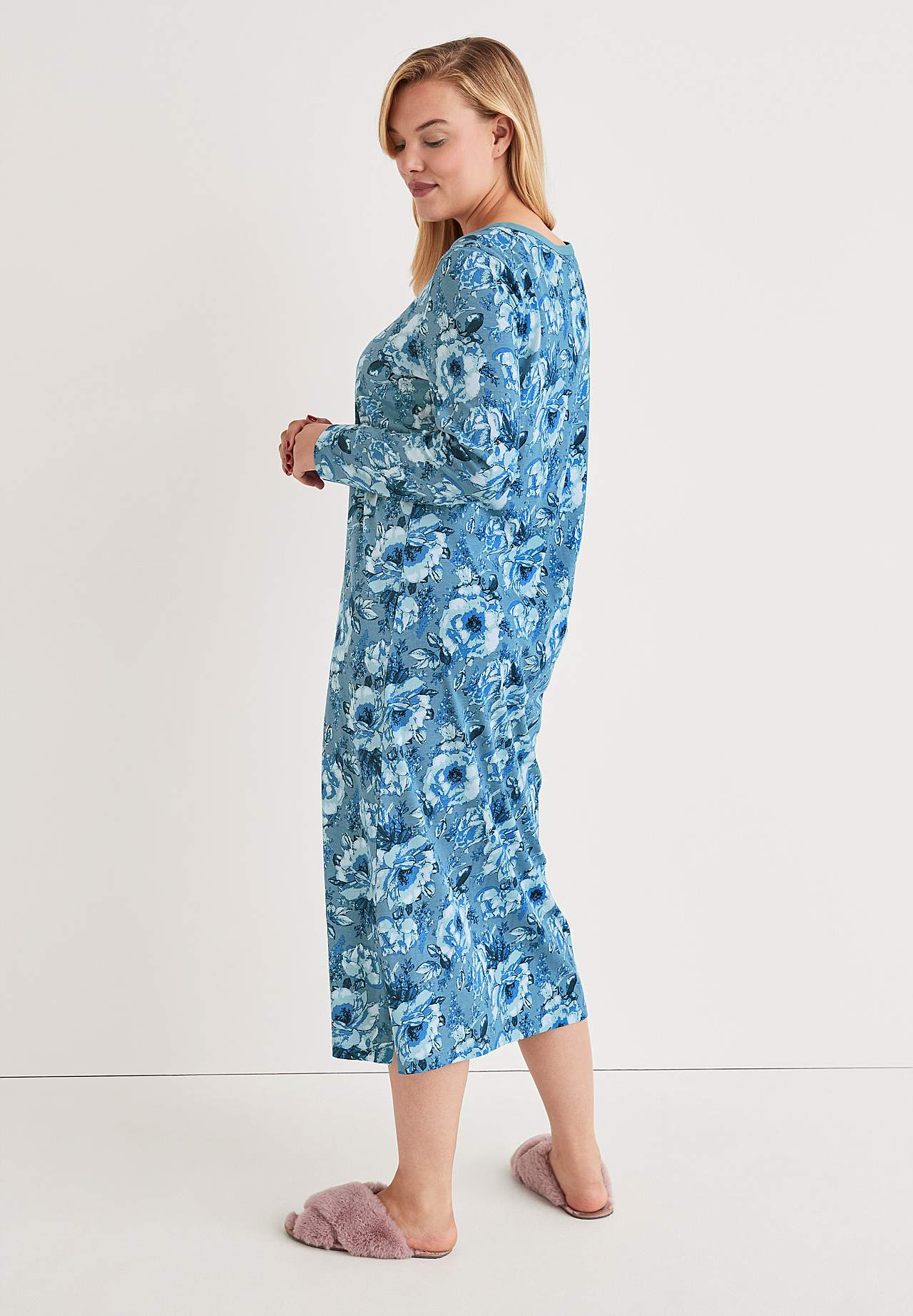 Nightgown with a flower pattern Greta