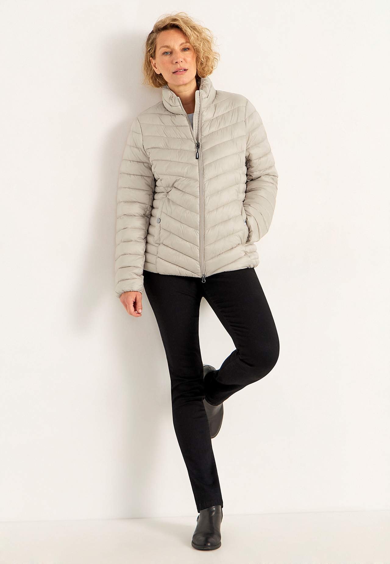 Practical, stylish lightweight jacket